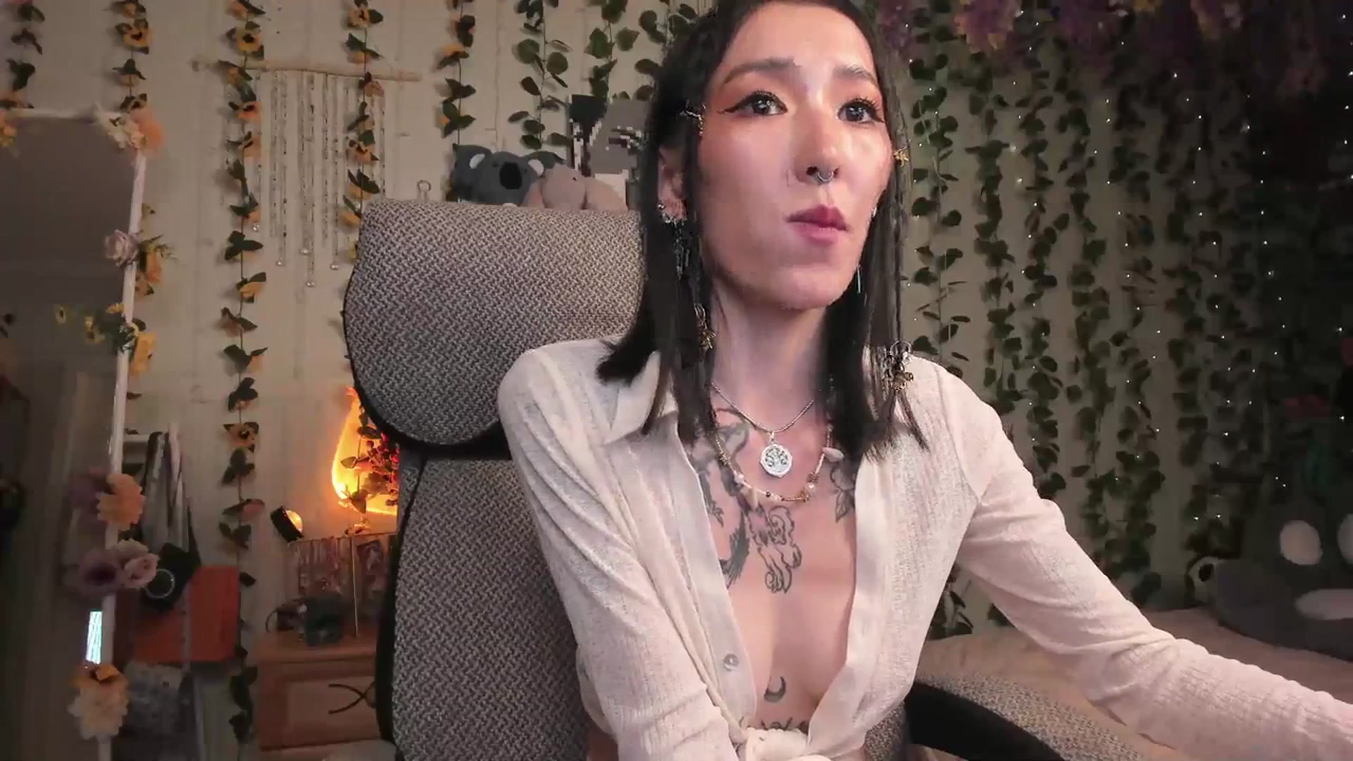 Gallery image thumbnail from KellyAsian's myfreecams stream on, 07/14/2023, 09:13 image 16 of 20