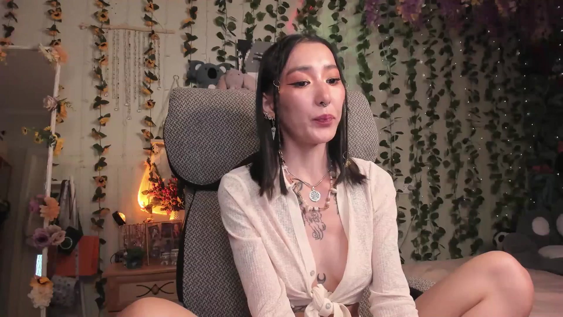 Gallery image thumbnail from KellyAsian's myfreecams stream on, 07/14/2023, 09:13 image 2 of 20