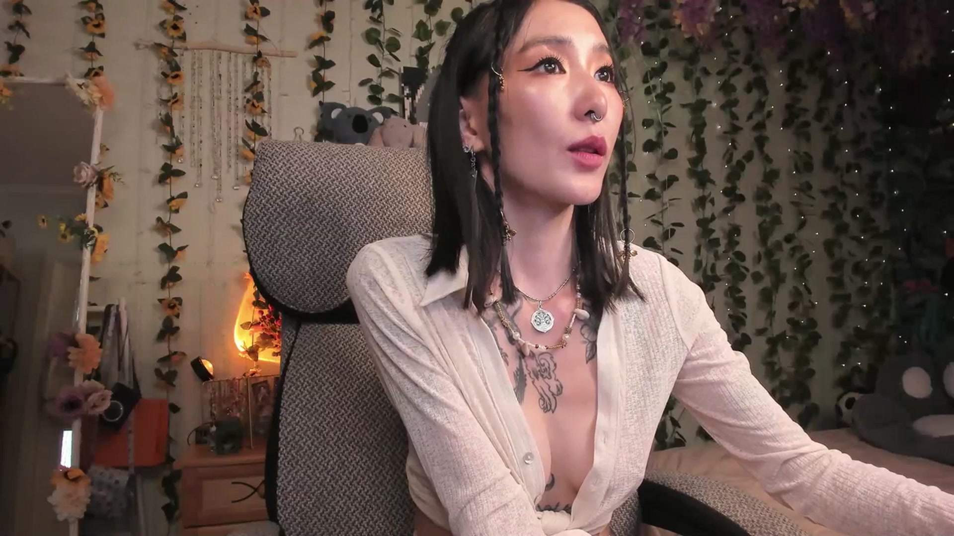 Gallery image thumbnail from KellyAsian's myfreecams stream on, 07/14/2023, 09:13 image 15 of 20