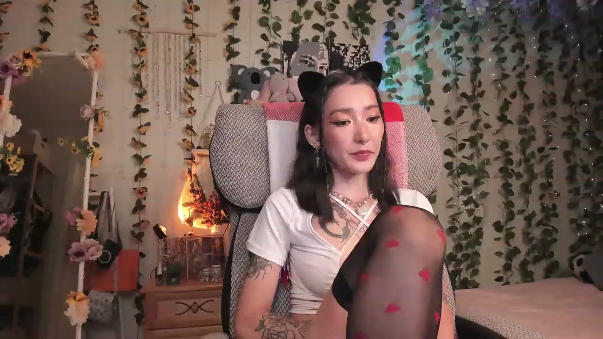 Gallery image thumbnail from KellyAsian's myfreecams stream on, 07/15/2023, 17:20 image 2 of 20