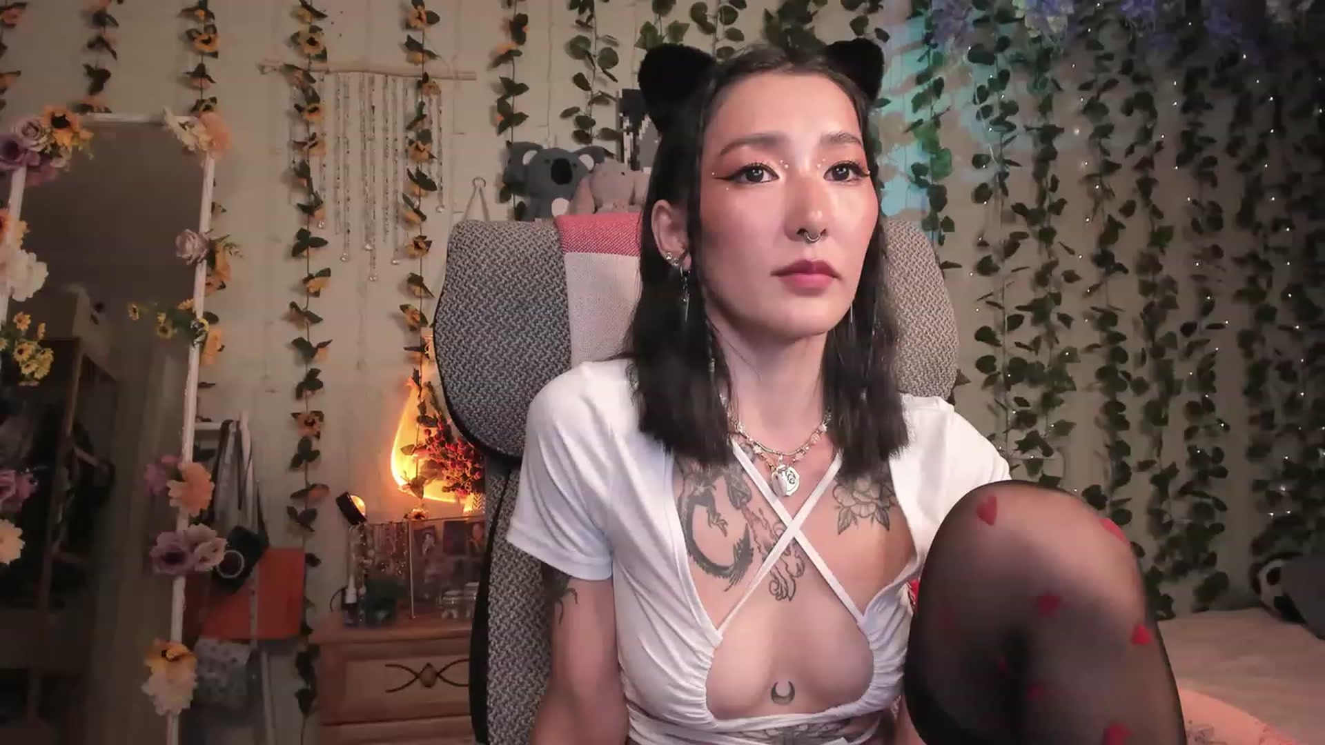 Gallery image thumbnail from KellyAsian's myfreecams stream on, 07/15/2023, 17:20 image 14 of 20