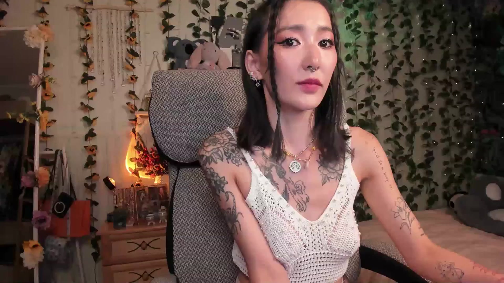 Gallery image thumbnail from KellyAsian's myfreecams stream on, 07/18/2023, 08:58 image 12 of 20