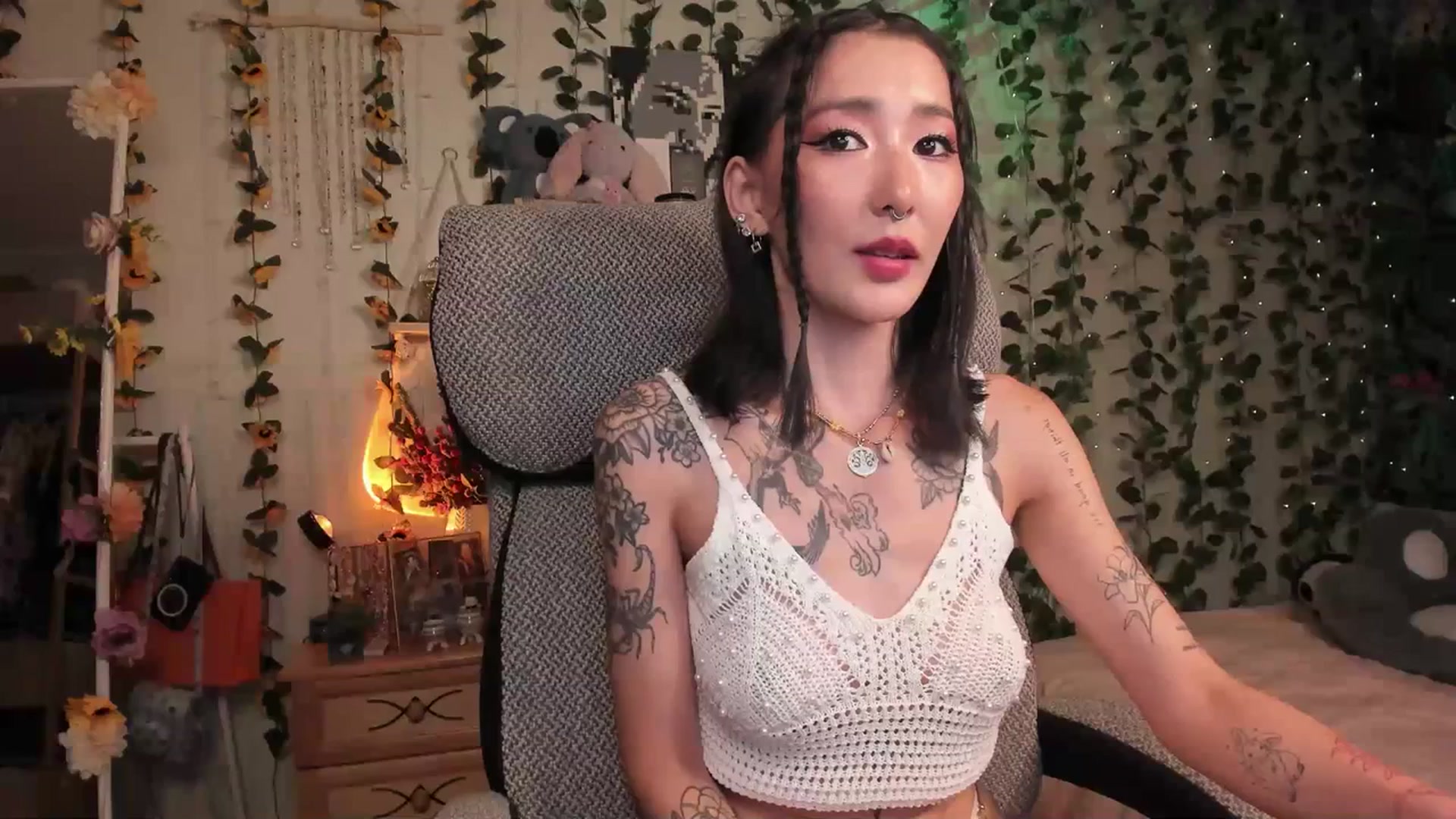 Gallery image thumbnail from KellyAsian's myfreecams stream on, 07/18/2023, 08:58 image 1 of 20