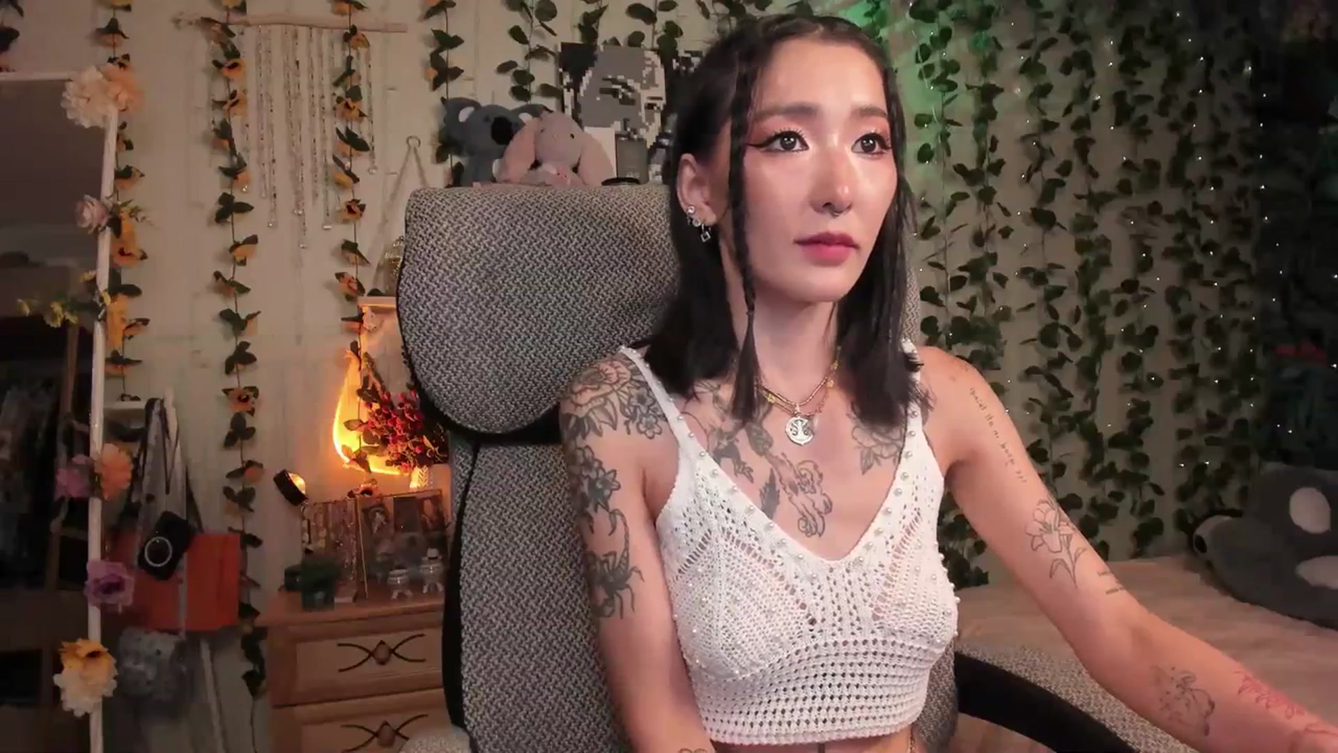 Gallery image thumbnail from KellyAsian's myfreecams stream on, 07/18/2023, 08:58 image 16 of 20