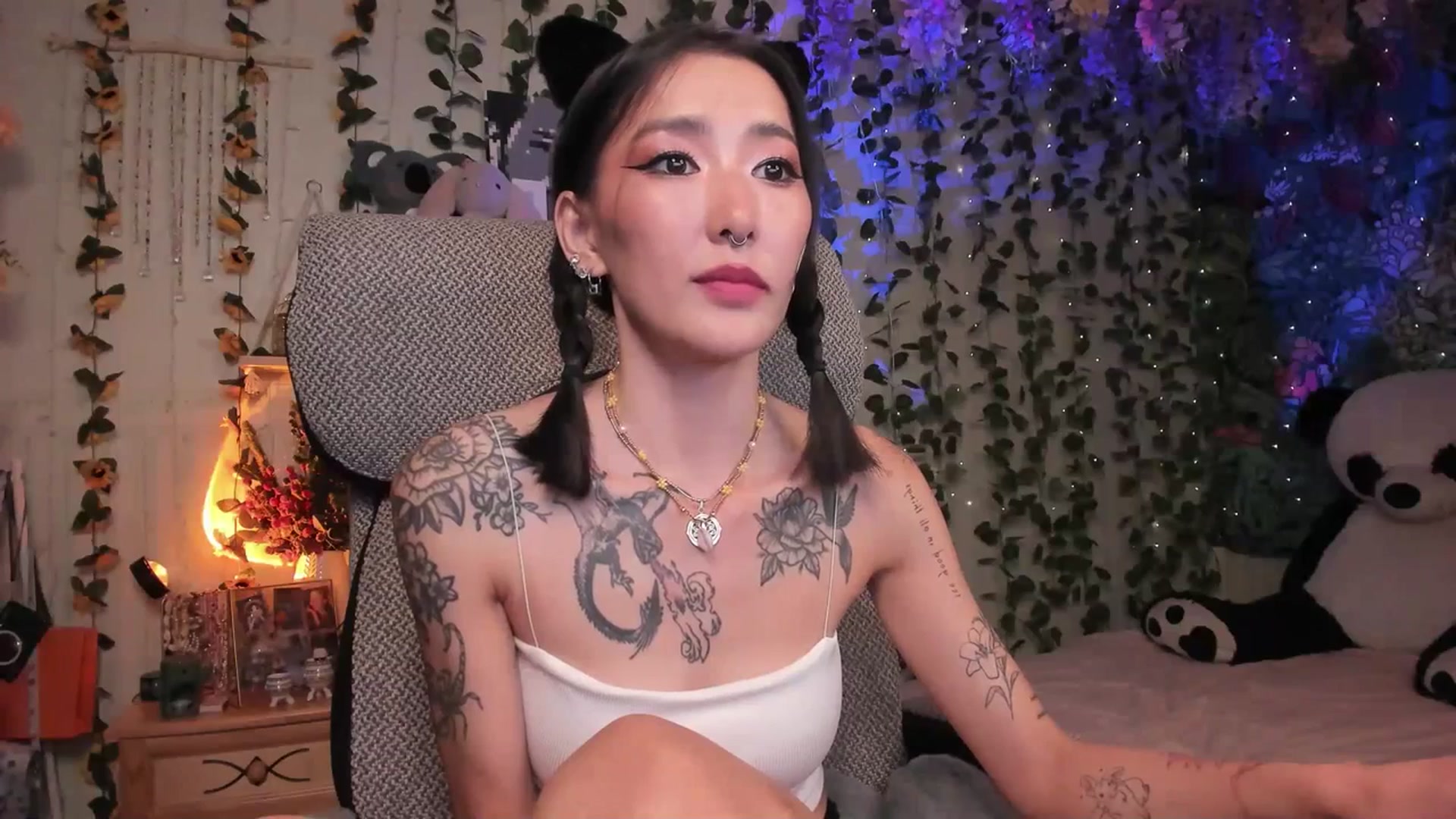 Gallery image thumbnail from KellyAsian's myfreecams stream on, 07/18/2023, 17:50 image 20 of 20