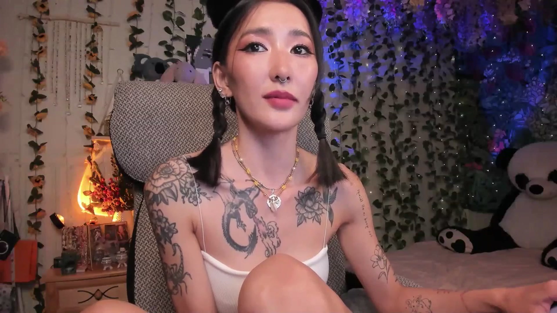 Gallery image thumbnail from KellyAsian's myfreecams stream on, 07/18/2023, 17:50 image 16 of 20