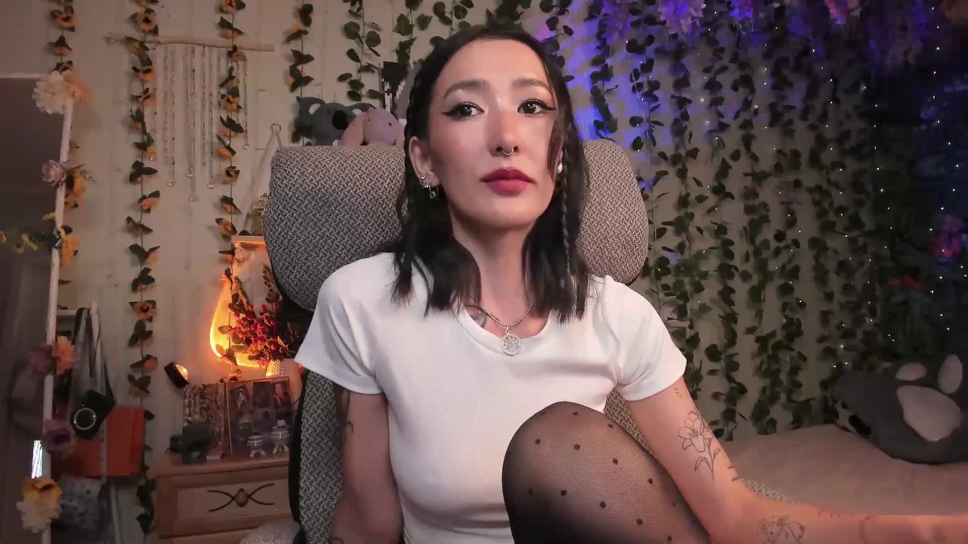 Gallery image thumbnail from KellyAsian's myfreecams stream on, 07/19/2023, 09:08 image 15 of 20