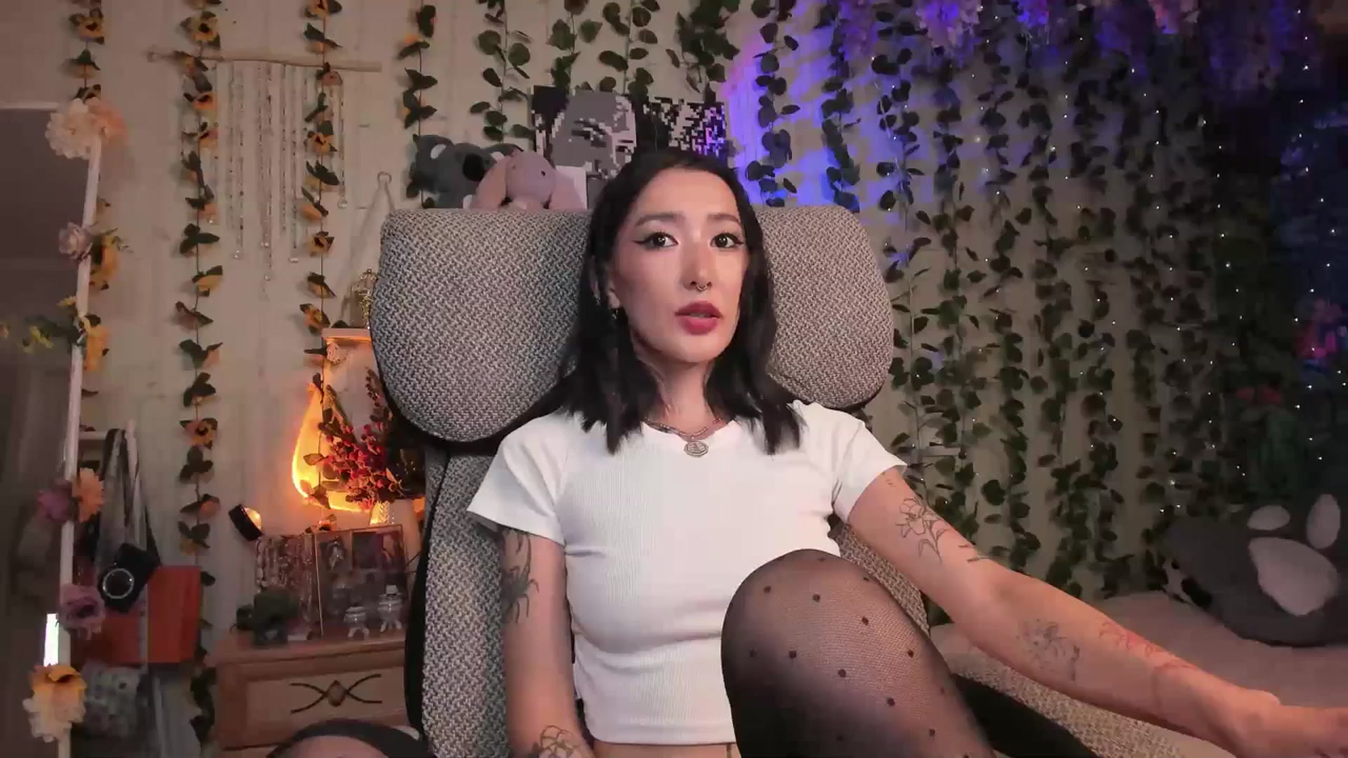Gallery image thumbnail from KellyAsian's myfreecams stream on, 07/19/2023, 09:08 image 19 of 20