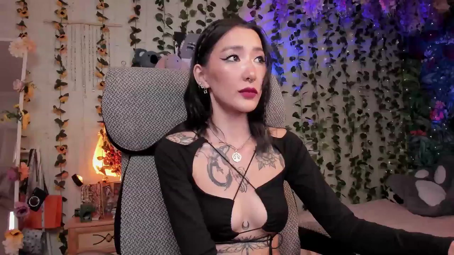 Gallery image thumbnail from KellyAsian's myfreecams stream on, 07/19/2023, 09:08 image 2 of 20