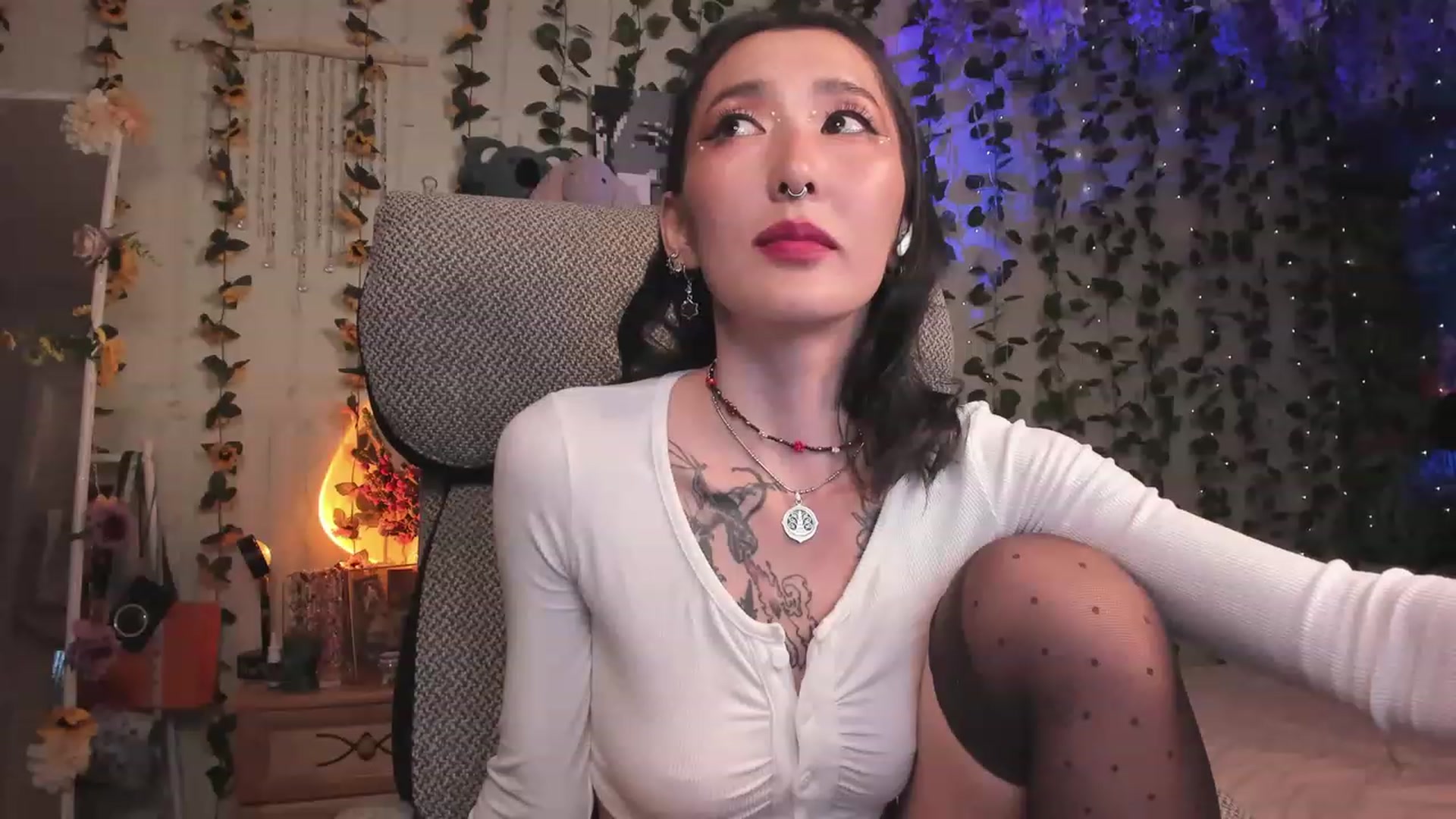 Gallery image thumbnail from KellyAsian's myfreecams stream on, 07/21/2023, 19:14 image 7 of 20