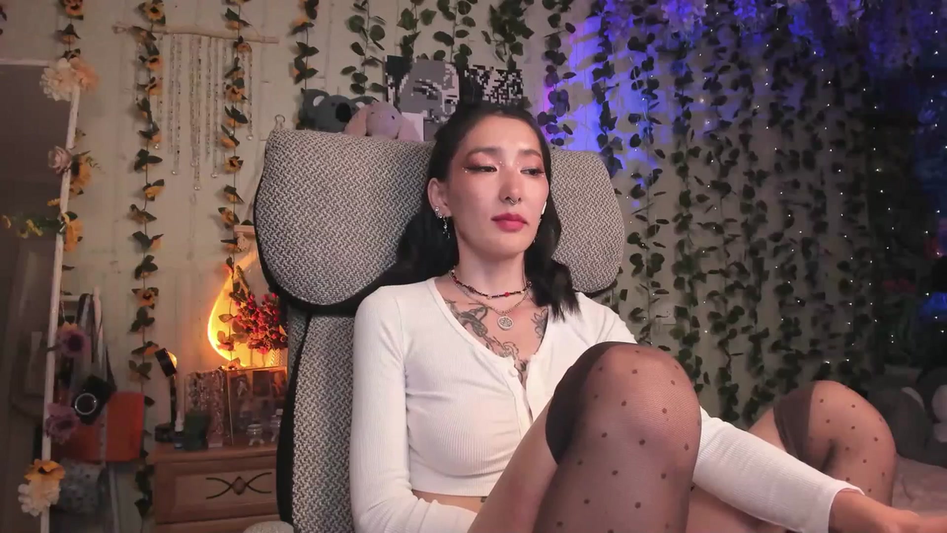 Gallery image thumbnail from KellyAsian's myfreecams stream on, 07/21/2023, 20:07 image 4 of 20