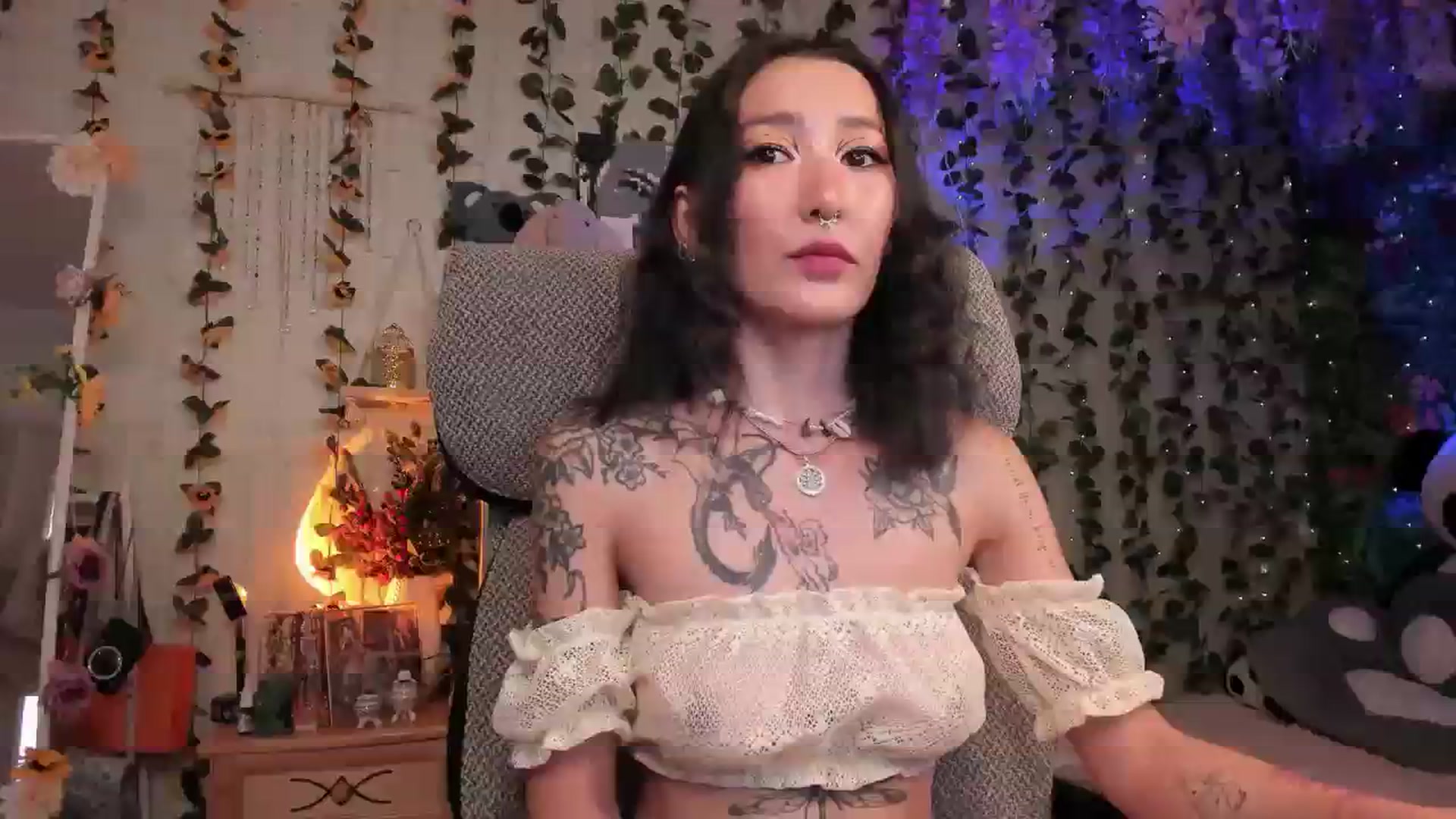 Gallery image thumbnail from KellyAsian's myfreecams stream on, 07/25/2023, 08:46 image 15 of 20