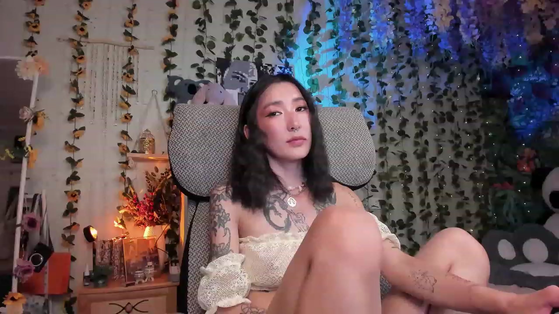 Gallery image thumbnail from KellyAsian's myfreecams stream on, 07/27/2023, 19:04 image 8 of 20