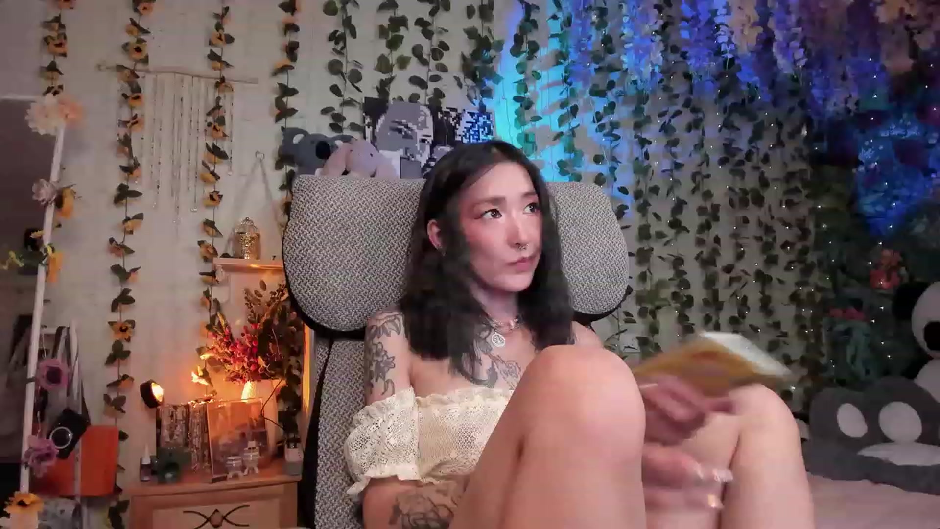 Gallery image thumbnail from KellyAsian's myfreecams stream on, 07/27/2023, 19:04 image 13 of 20