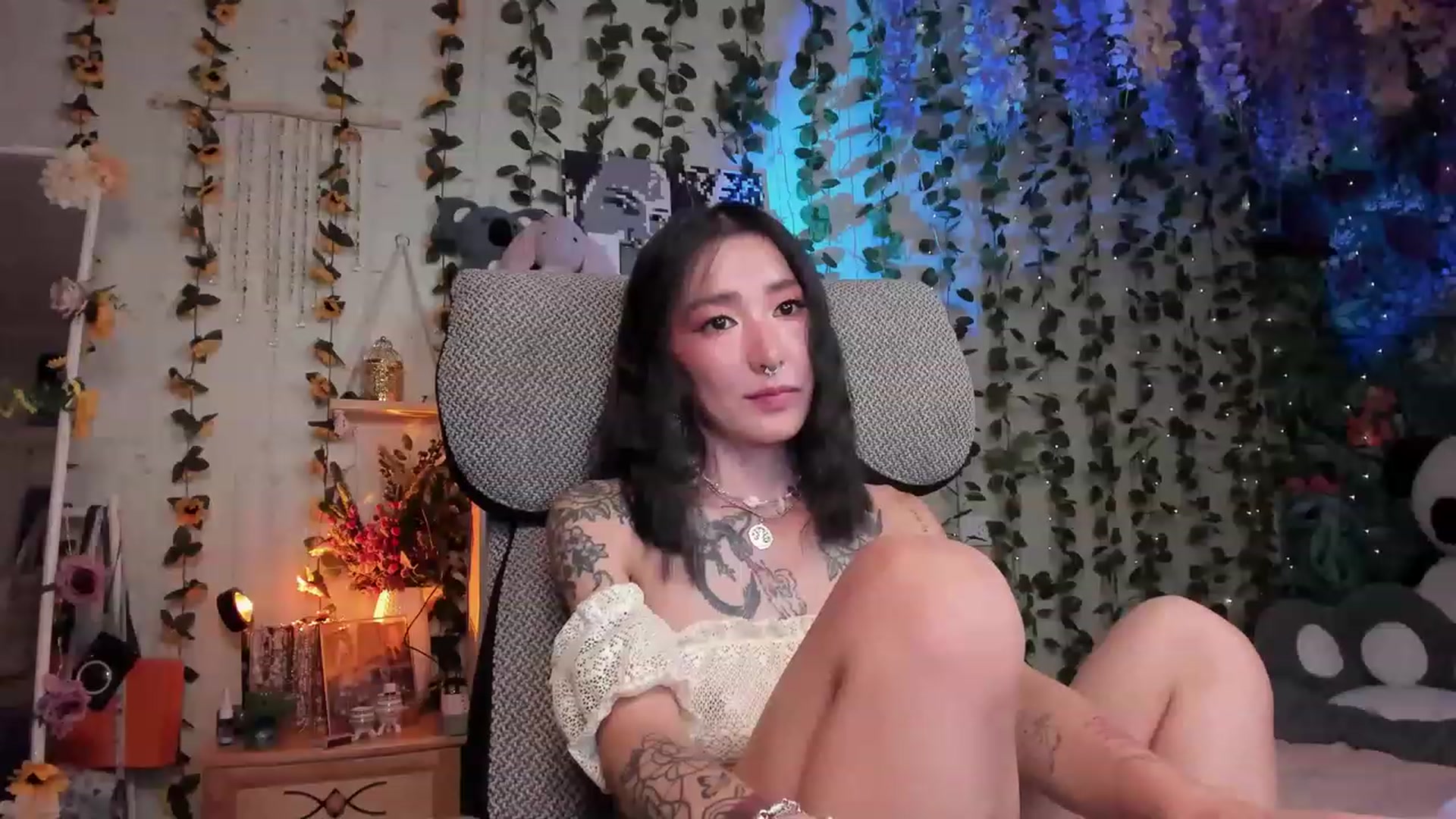 Gallery image thumbnail from KellyAsian's myfreecams stream on, 07/27/2023, 19:04 image 20 of 20