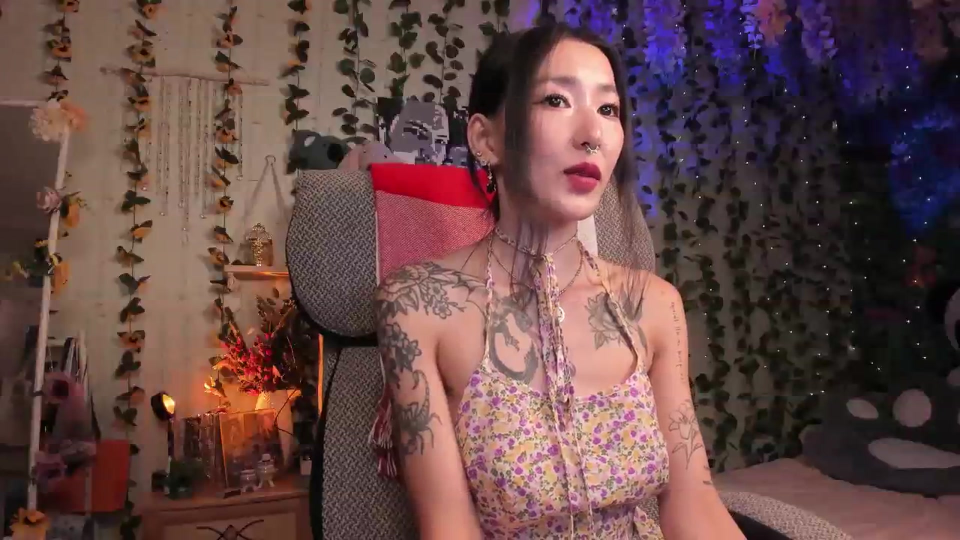Gallery image thumbnail from KellyAsian's myfreecams stream on, 07/29/2023, 20:23 image 2 of 20