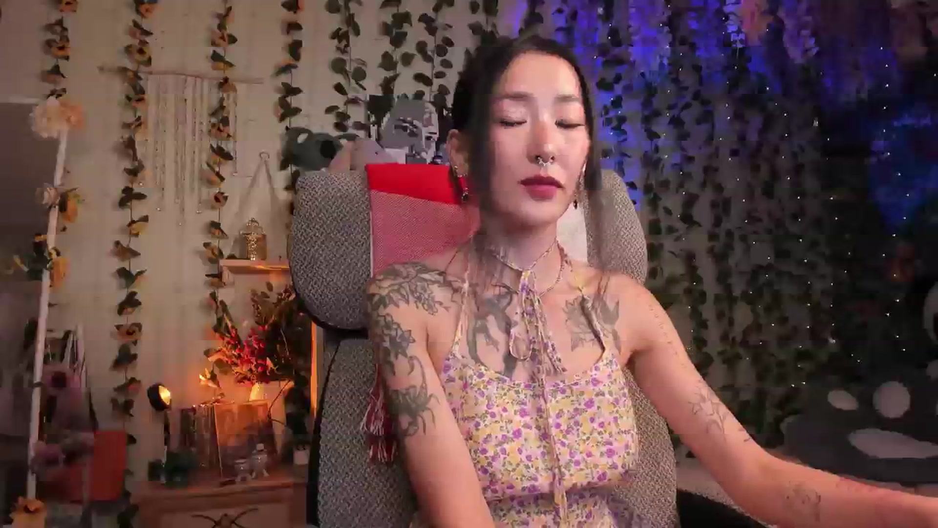 Gallery image thumbnail from KellyAsian's myfreecams stream on, 07/29/2023, 20:23 image 9 of 20