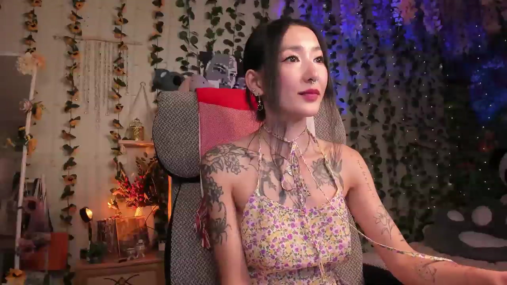Gallery image thumbnail from KellyAsian's myfreecams stream on, 07/29/2023, 20:23 image 15 of 20