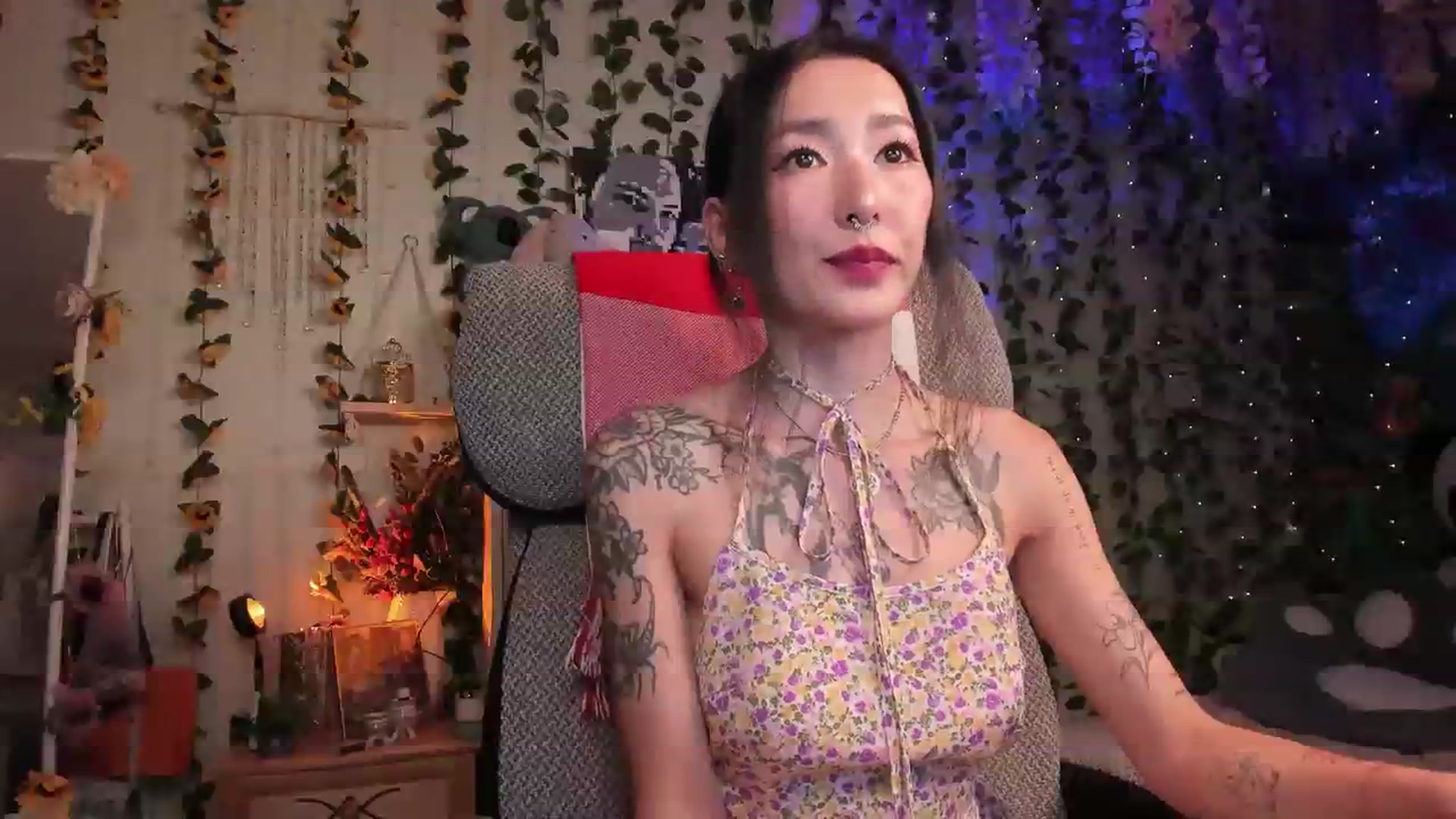 Gallery image thumbnail from KellyAsian's myfreecams stream on, 07/29/2023, 20:23 image 3 of 20