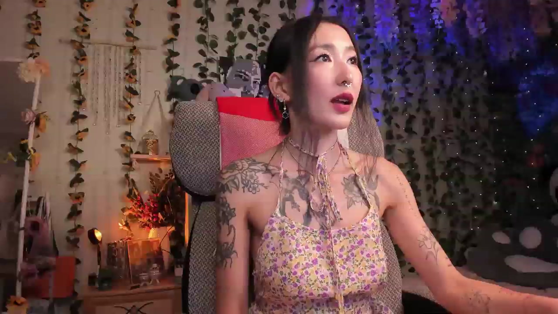 Gallery image thumbnail from KellyAsian's myfreecams stream on, 07/29/2023, 20:23 image 8 of 20