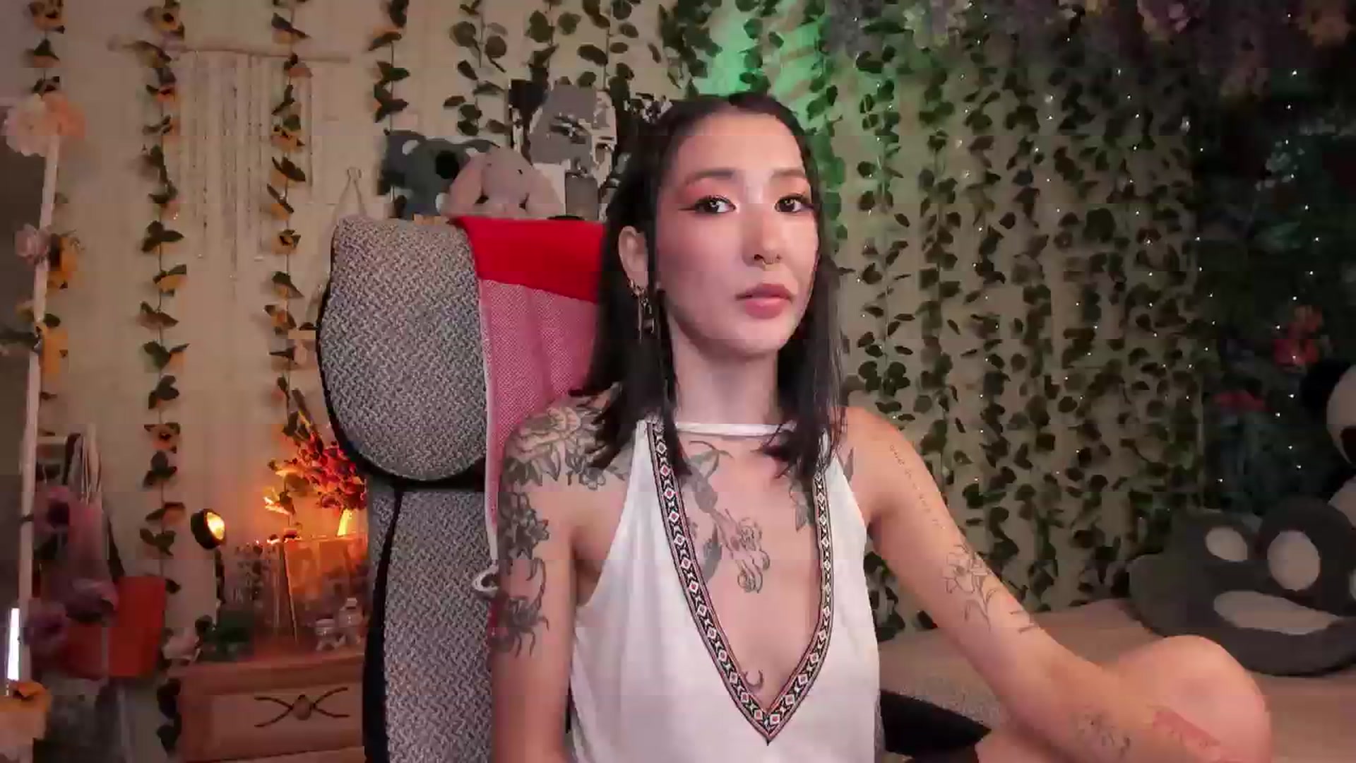 Gallery image thumbnail from KellyAsian's myfreecams stream on, 08/03/2023, 08:19 image 12 of 20