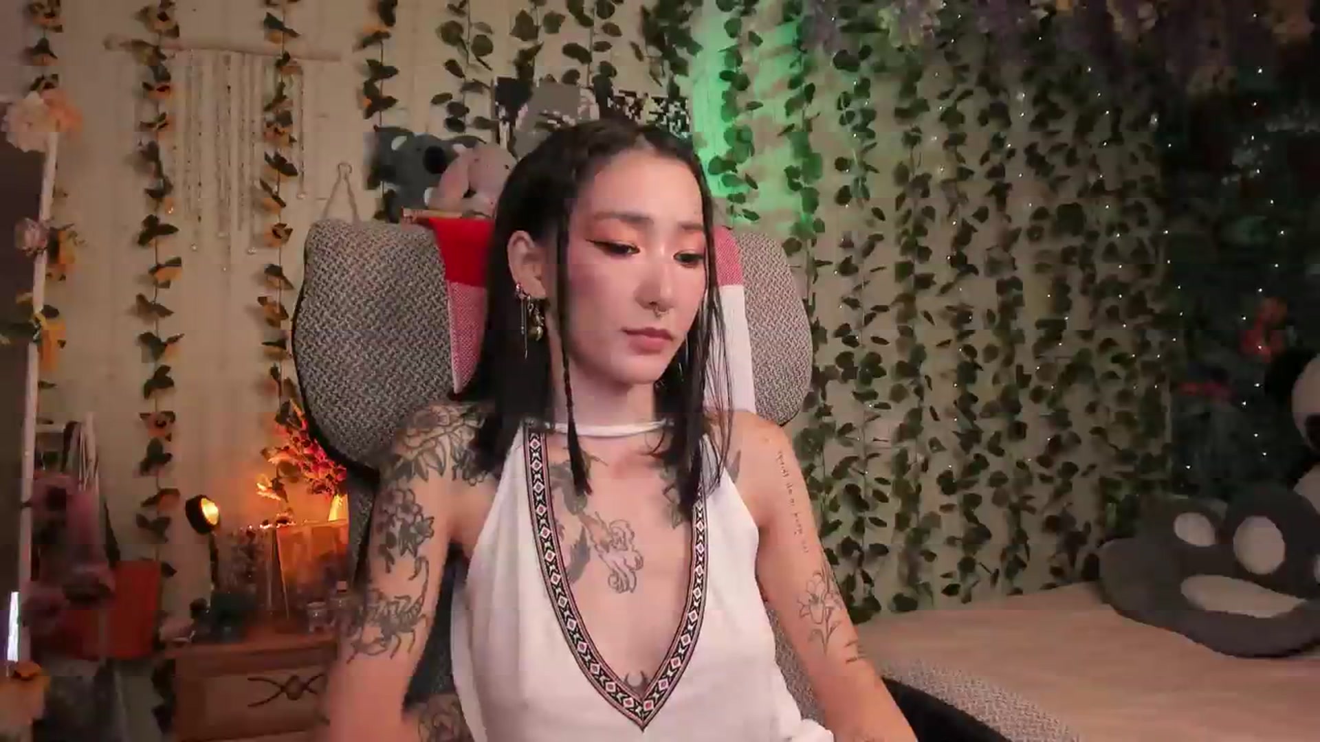 Gallery image thumbnail from KellyAsian's myfreecams stream on, 08/03/2023, 08:19 image 14 of 20