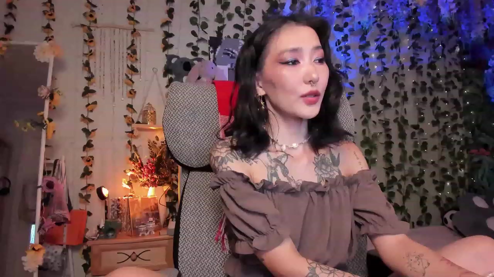 Gallery image thumbnail from KellyAsian's myfreecams stream on, 08/06/2023, 15:21 image 2 of 20