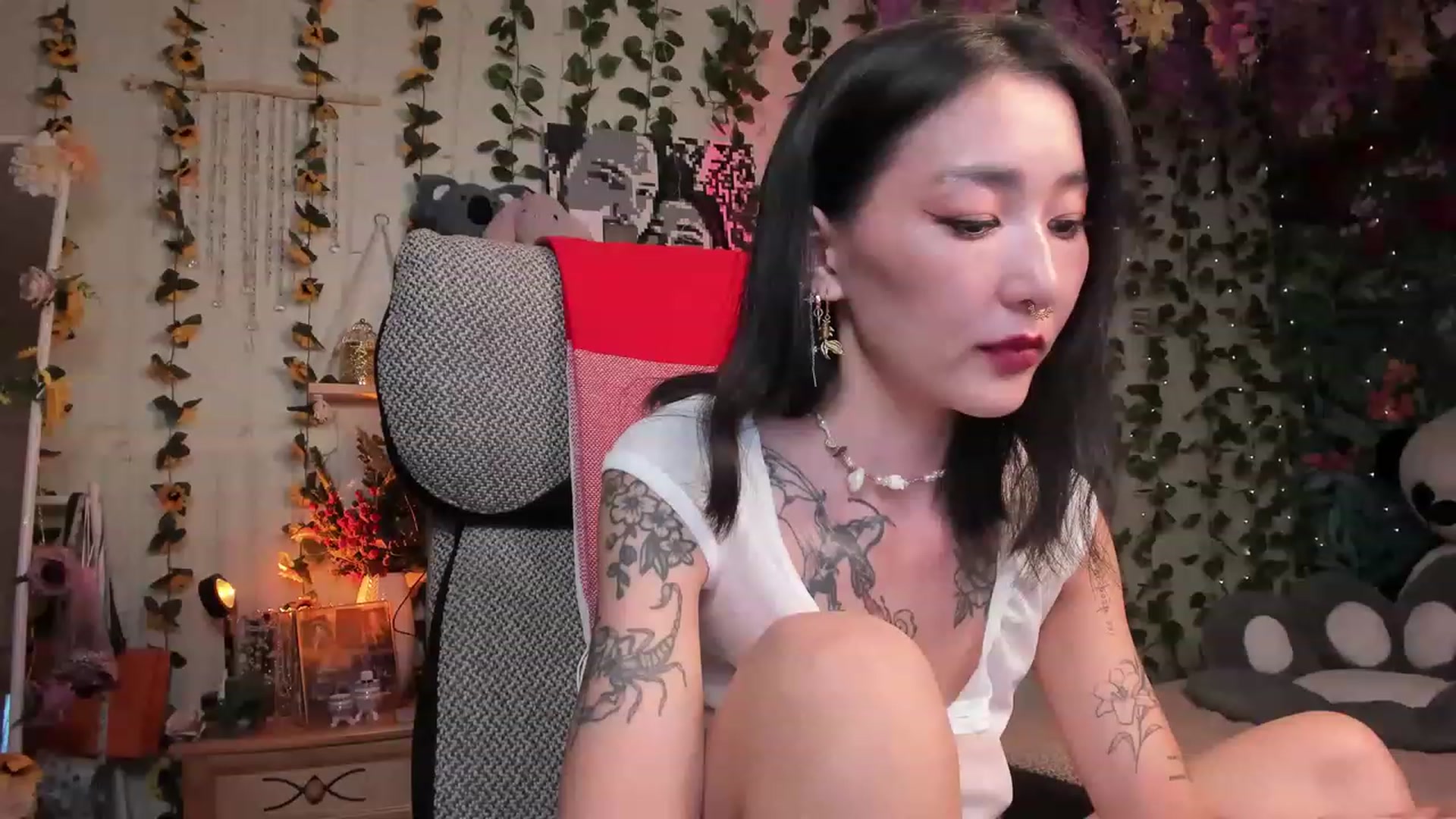 Gallery image thumbnail from KellyAsian's myfreecams stream on, 08/07/2023, 15:42 image 12 of 20