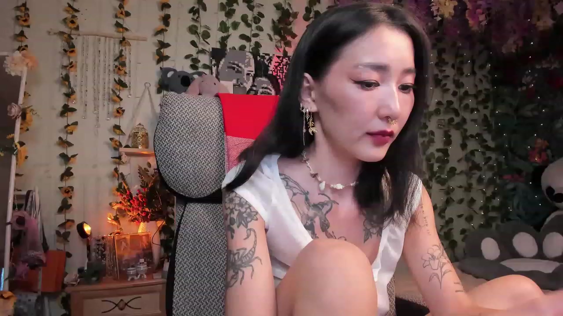 Gallery image thumbnail from KellyAsian's myfreecams stream on, 08/07/2023, 15:42 image 4 of 20