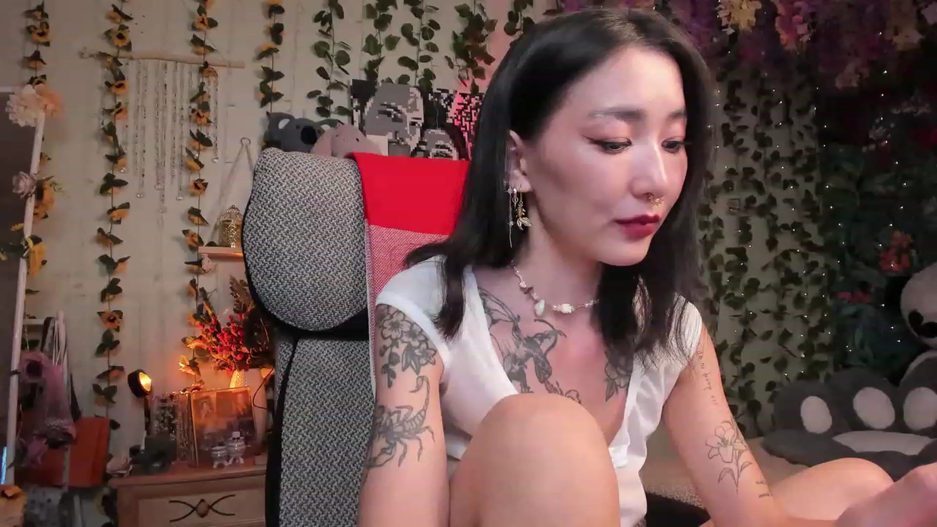 Gallery image thumbnail from KellyAsian's myfreecams stream on, 08/07/2023, 15:42 image 10 of 20