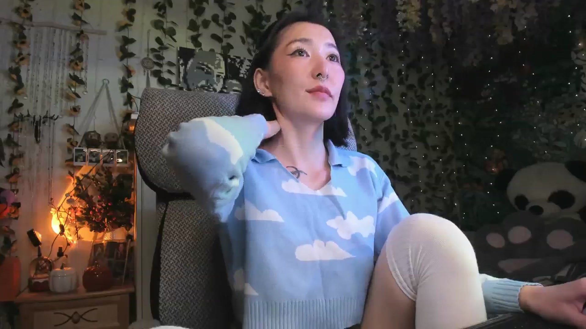 Gallery image thumbnail from KellyAsian's myfreecams stream on, 11/19/2023, 14:13 image 18 of 20