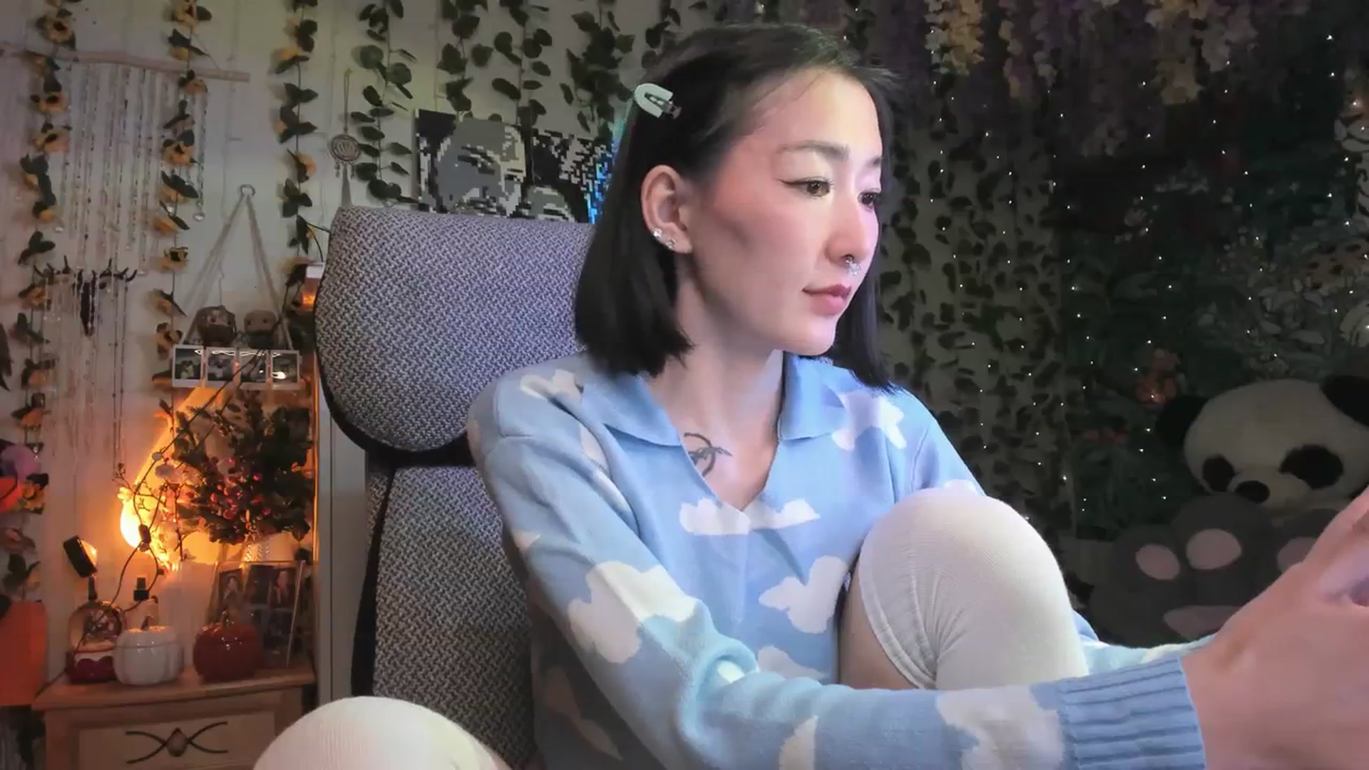 Gallery image thumbnail from KellyAsian's myfreecams stream on, 11/19/2023, 14:13 image 4 of 20