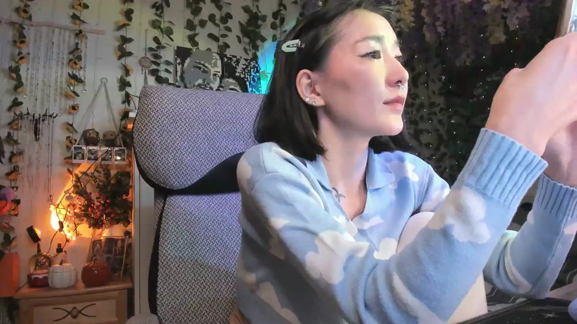 Gallery image thumbnail from KellyAsian's myfreecams stream on, 11/19/2023, 14:13 image 11 of 20