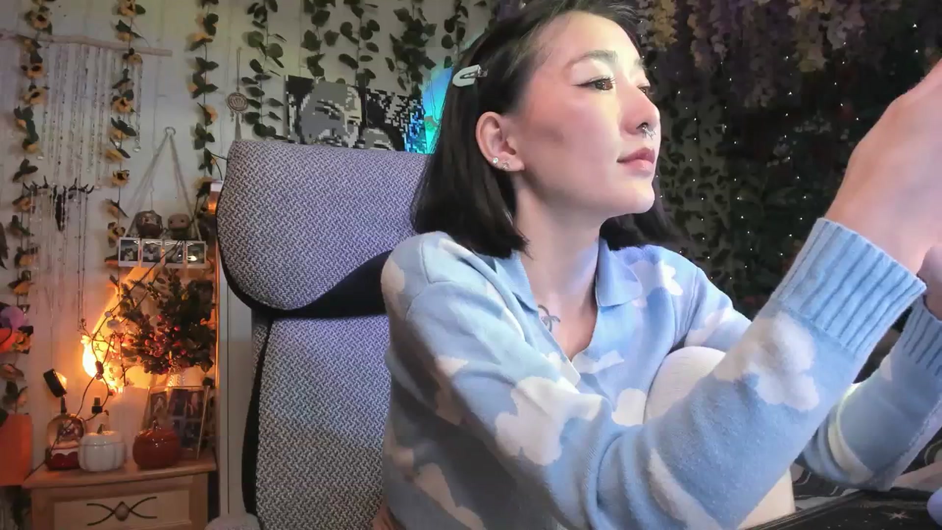 Gallery image thumbnail from KellyAsian's myfreecams stream on, 11/19/2023, 14:13 image 9 of 20