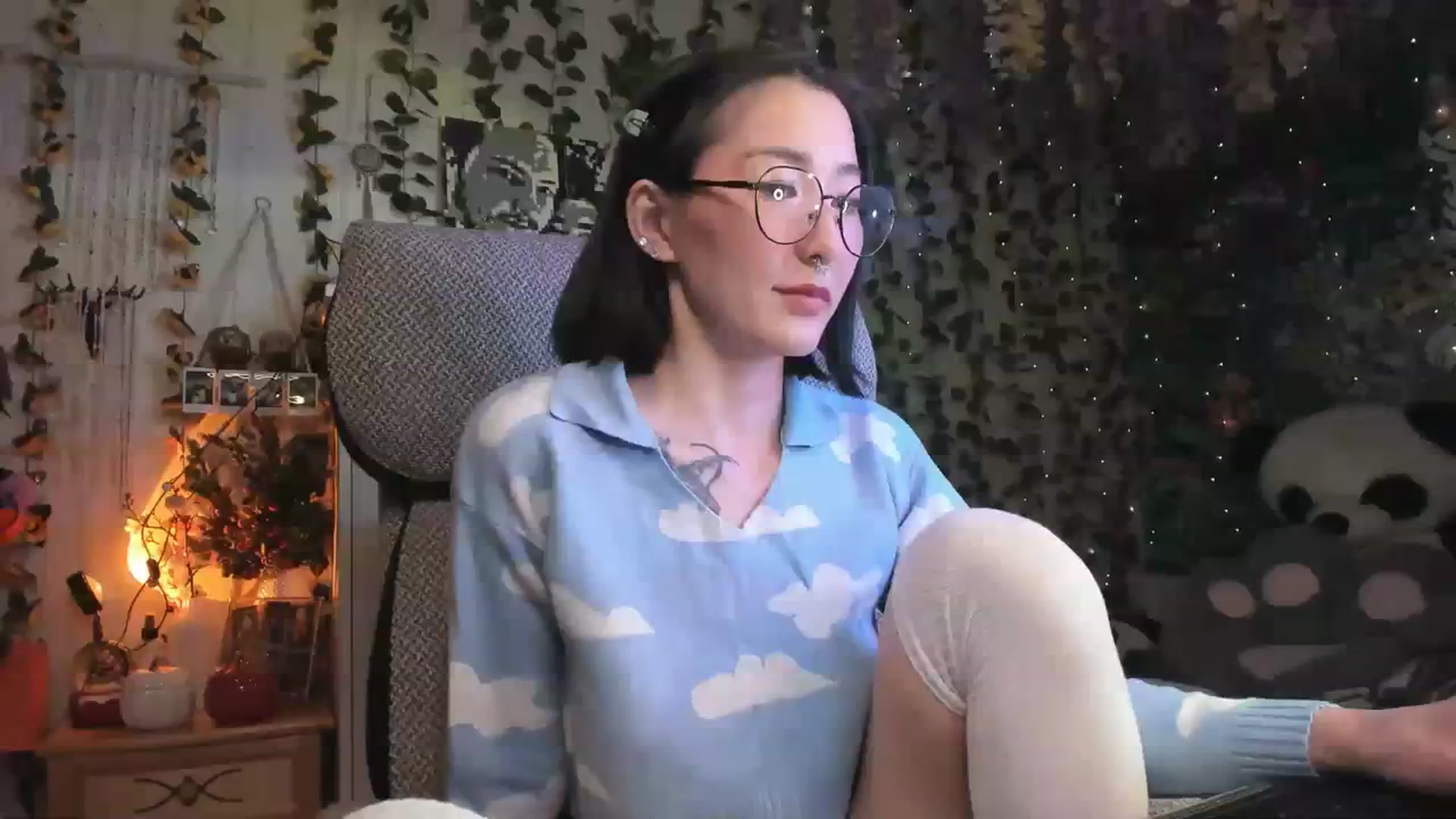Gallery image thumbnail from KellyAsian's myfreecams stream on, 11/19/2023, 14:40 image 18 of 20