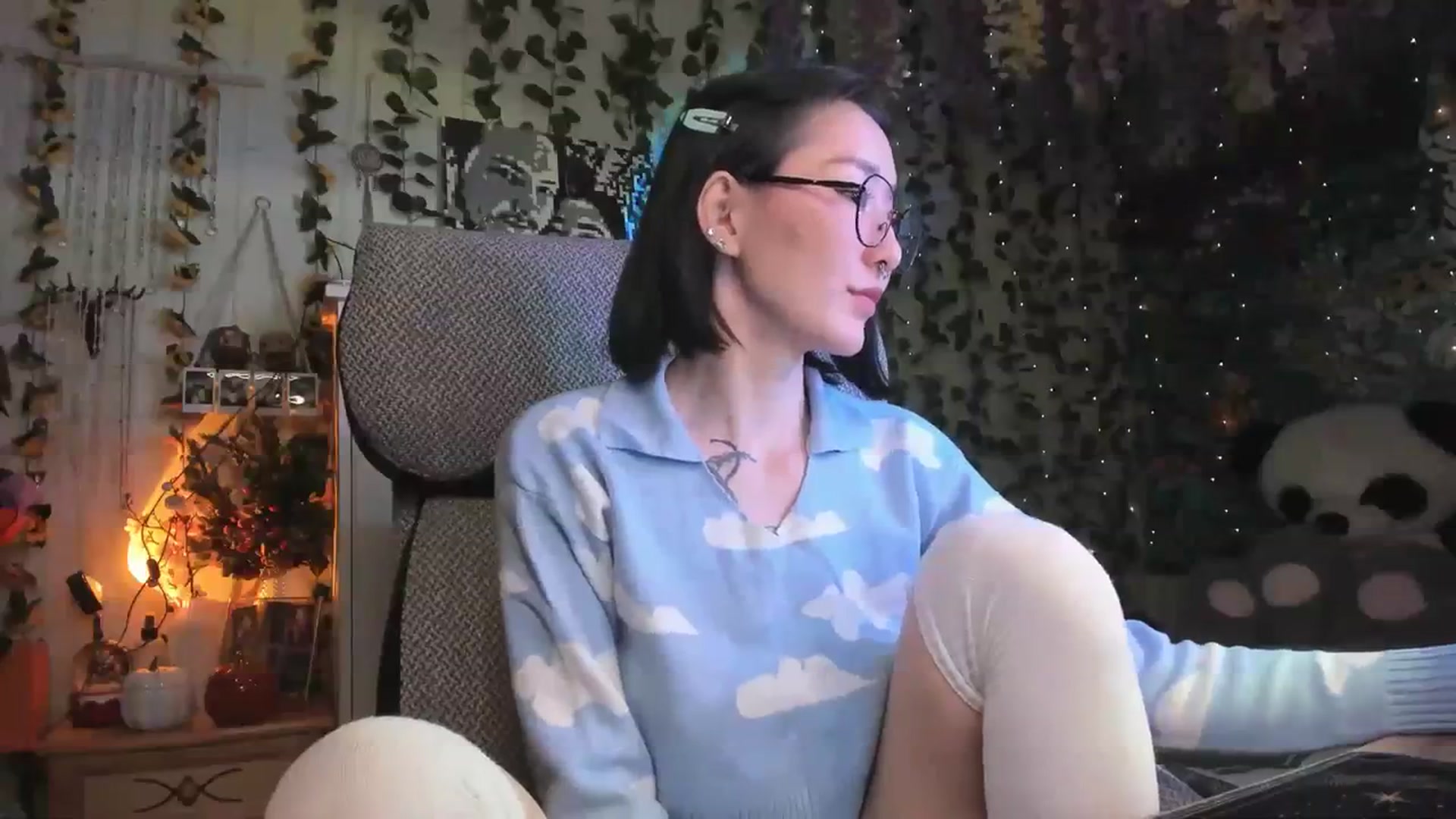 Gallery image thumbnail from KellyAsian's myfreecams stream on, 11/19/2023, 14:40 image 5 of 20