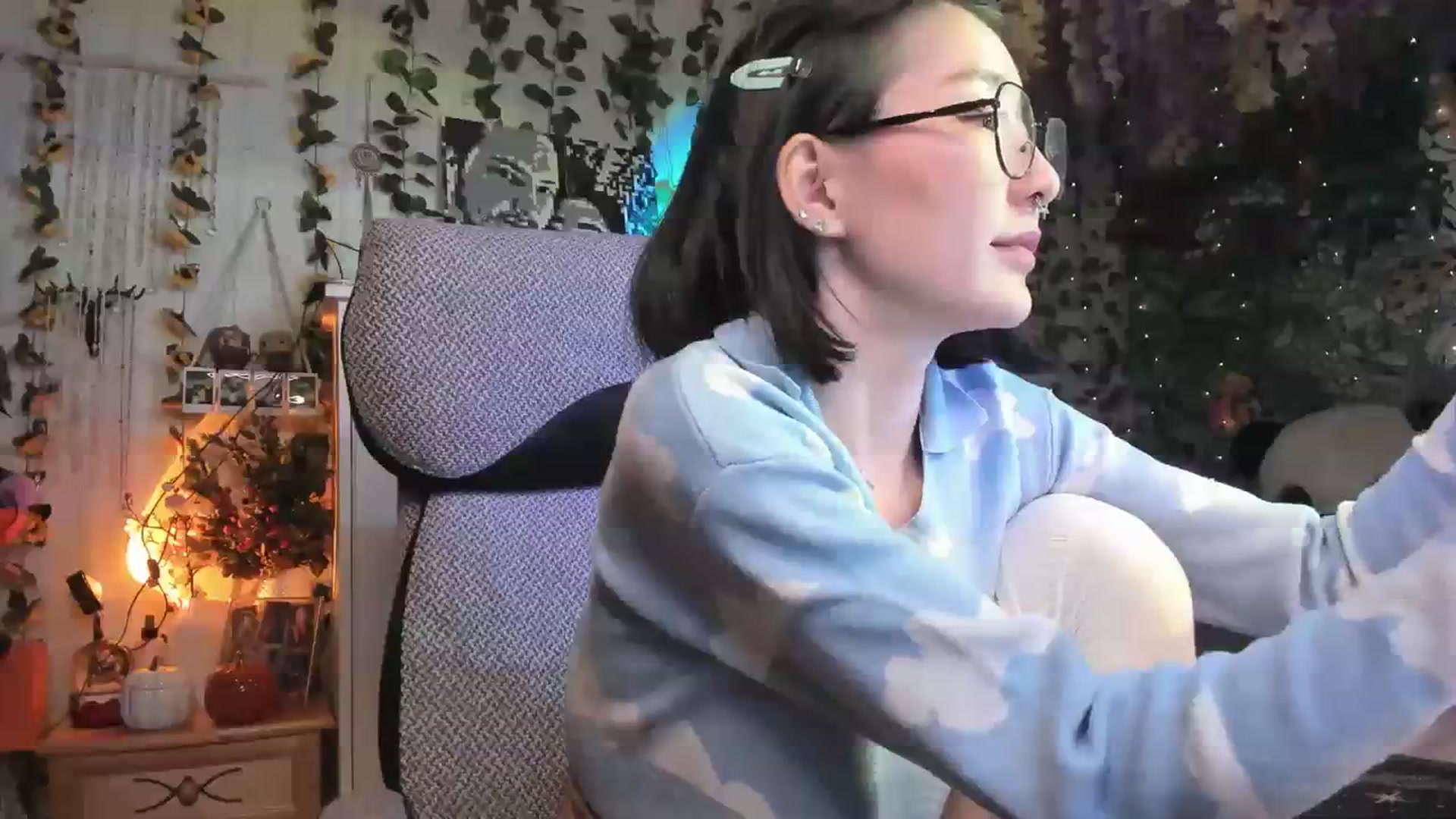Gallery image thumbnail from KellyAsian's myfreecams stream on, 11/19/2023, 14:40 image 20 of 20
