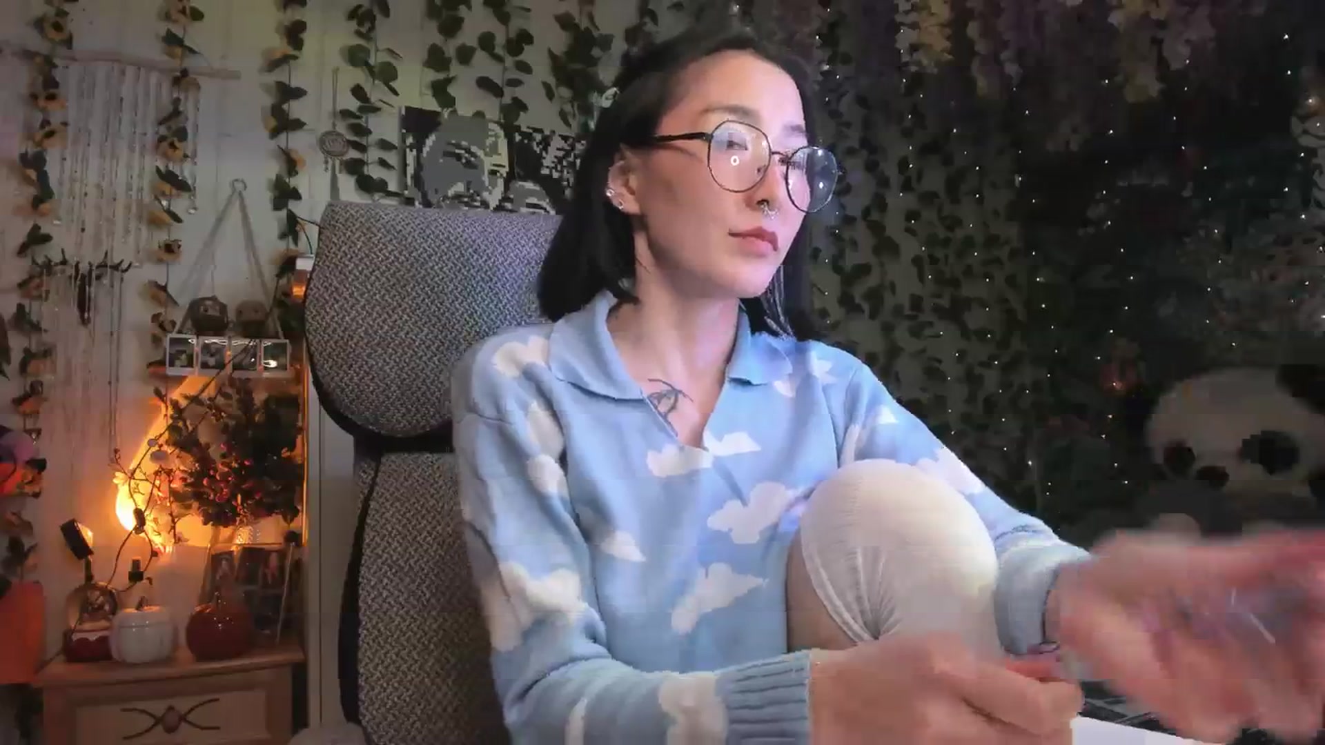 Gallery image thumbnail from KellyAsian's myfreecams stream on, 11/19/2023, 14:53 image 11 of 20