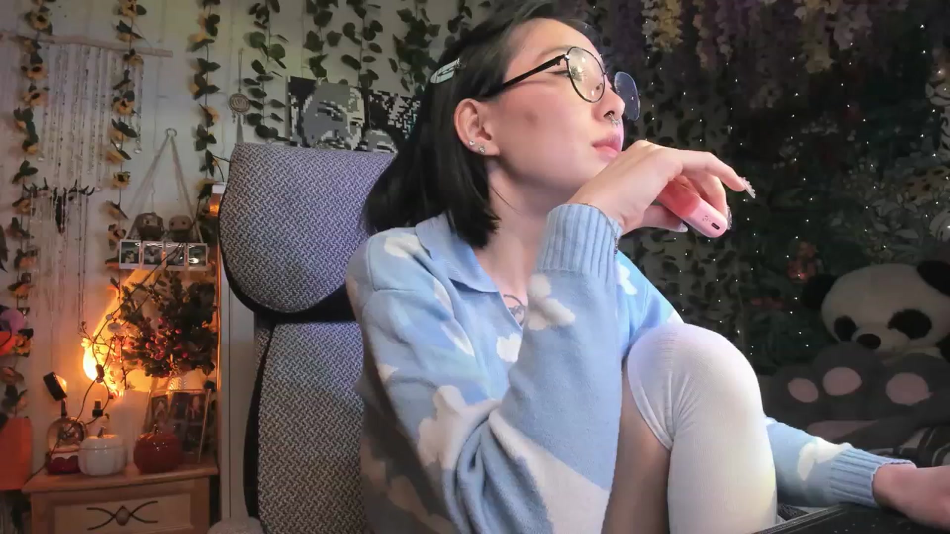 Gallery image thumbnail from KellyAsian's myfreecams stream on, 11/19/2023, 14:53 image 1 of 20