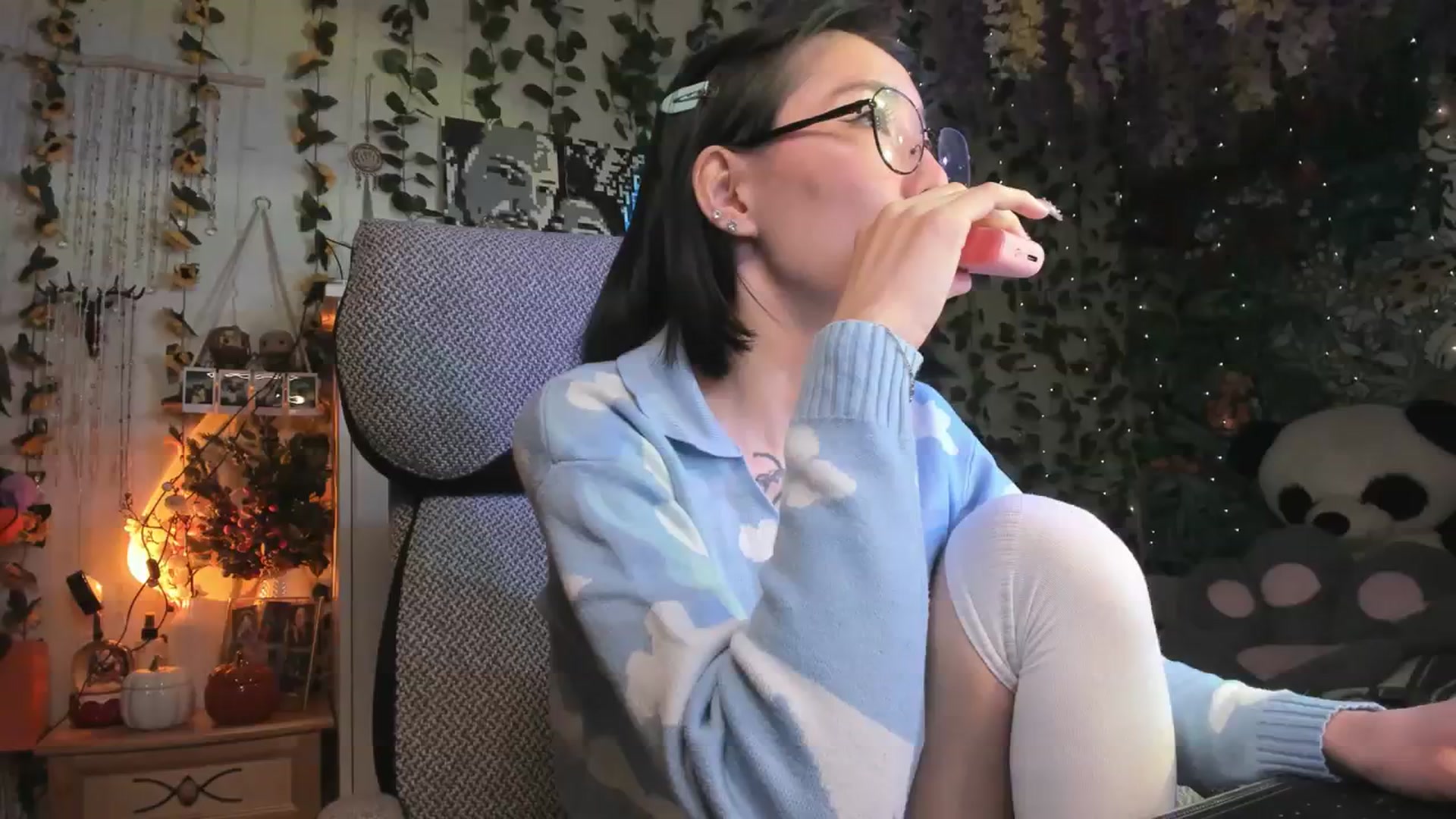 Gallery image thumbnail from KellyAsian's myfreecams stream on, 11/19/2023, 14:53 image 4 of 20