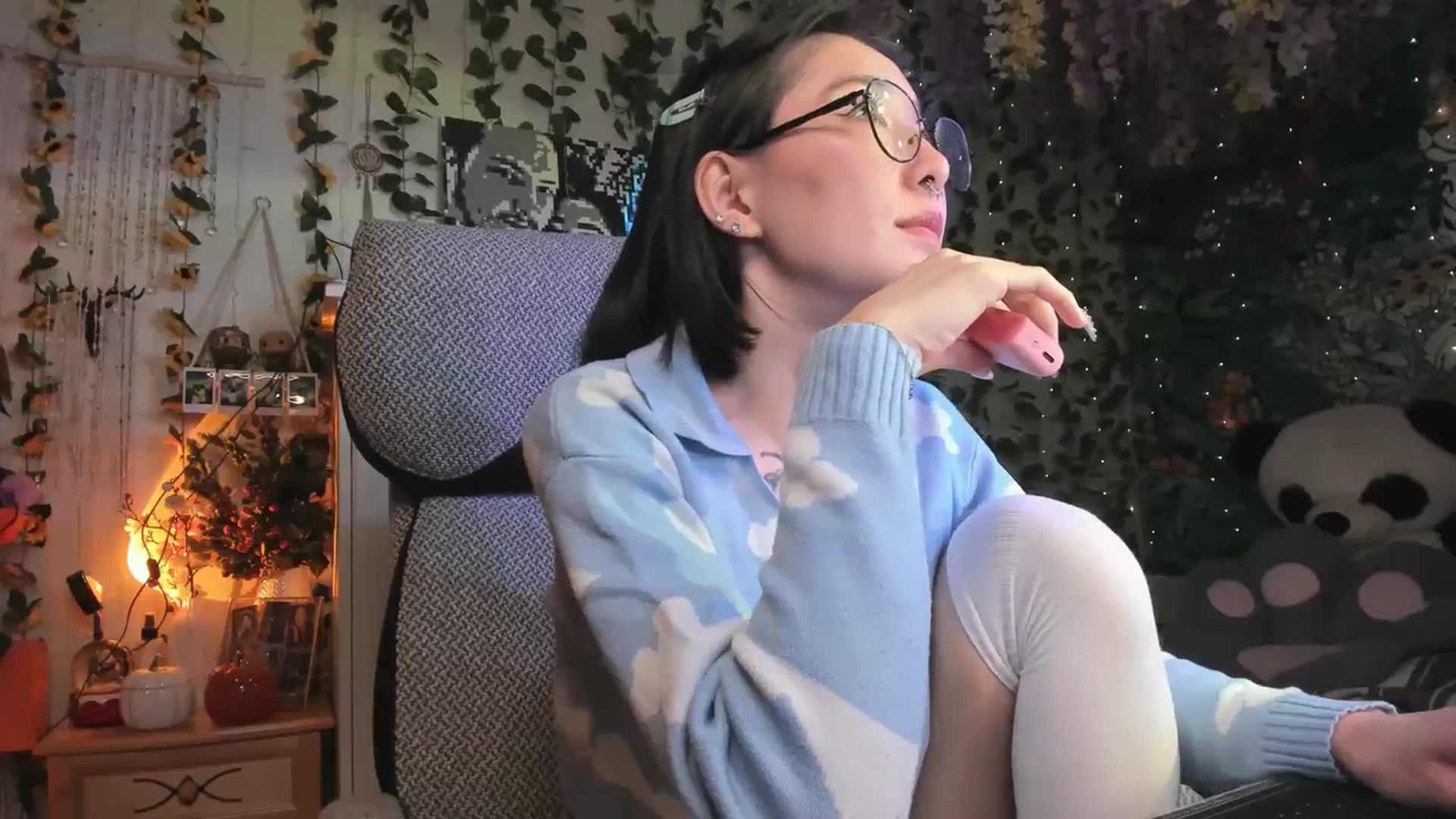 Gallery image thumbnail from KellyAsian's myfreecams stream on, 11/19/2023, 14:53 image 3 of 20