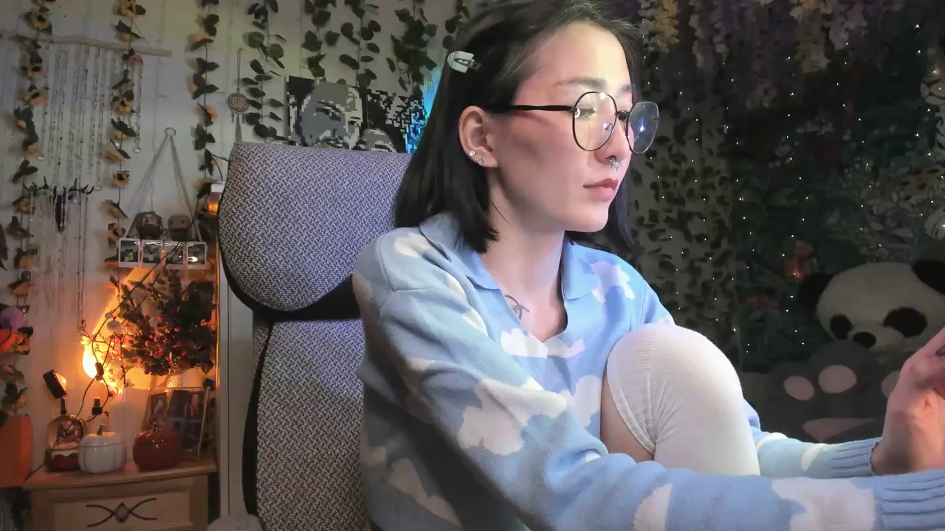 Gallery image thumbnail from KellyAsian's myfreecams stream on, 11/19/2023, 14:53 image 7 of 20