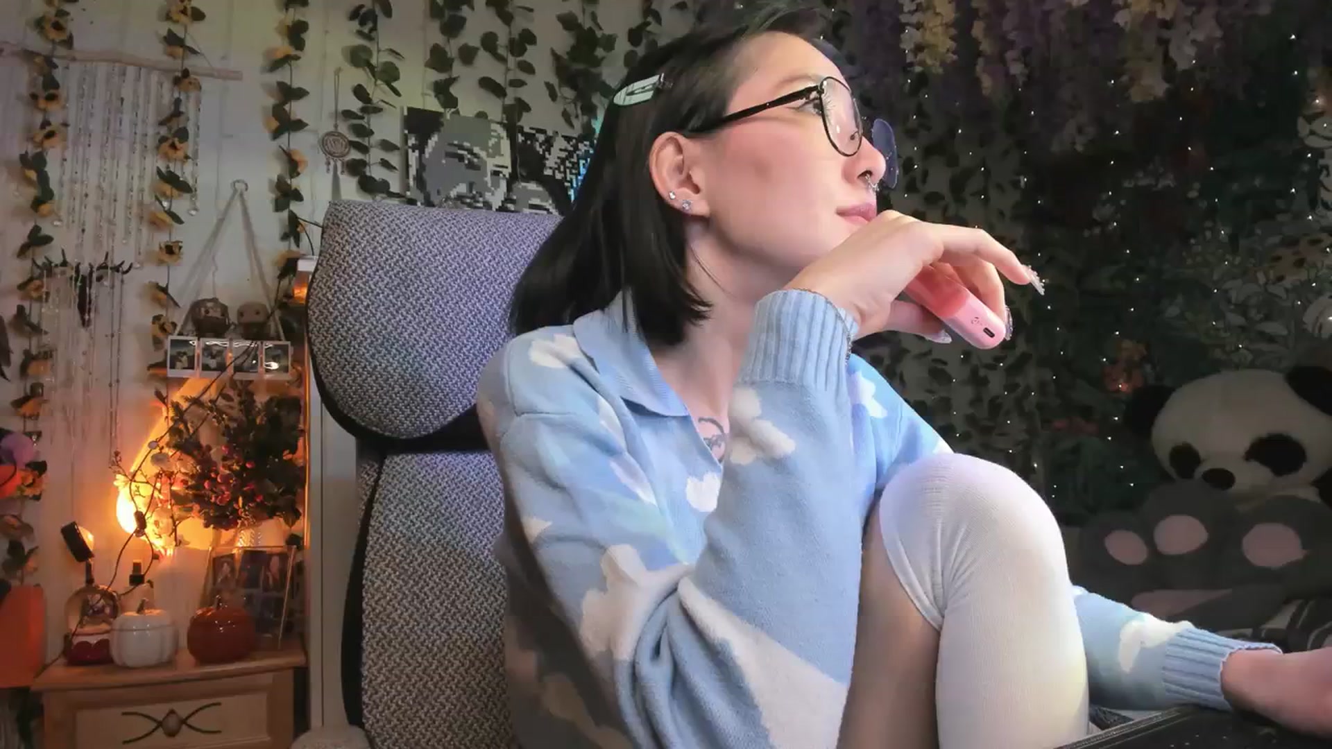 Gallery image thumbnail from KellyAsian's myfreecams stream on, 11/19/2023, 14:53 image 2 of 20