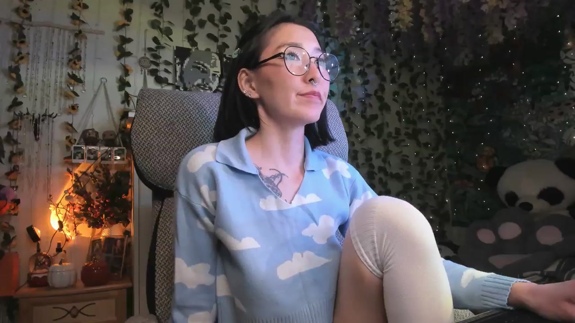 Gallery image thumbnail from KellyAsian's myfreecams stream on, 11/19/2023, 14:53 image 9 of 20