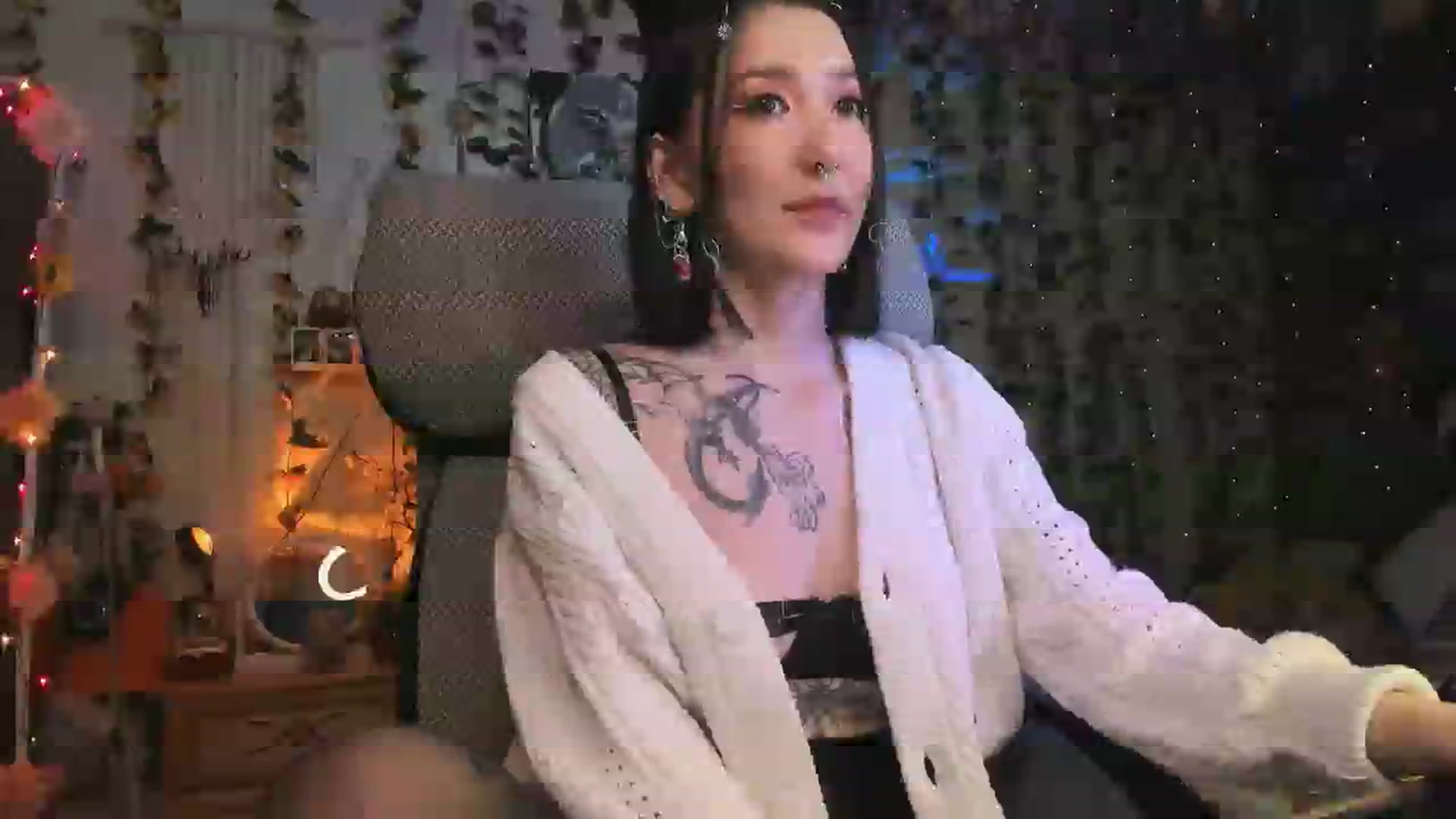 Gallery image thumbnail from KellyAsian's myfreecams stream on, 01/06/2024, 16:20 image 20 of 20