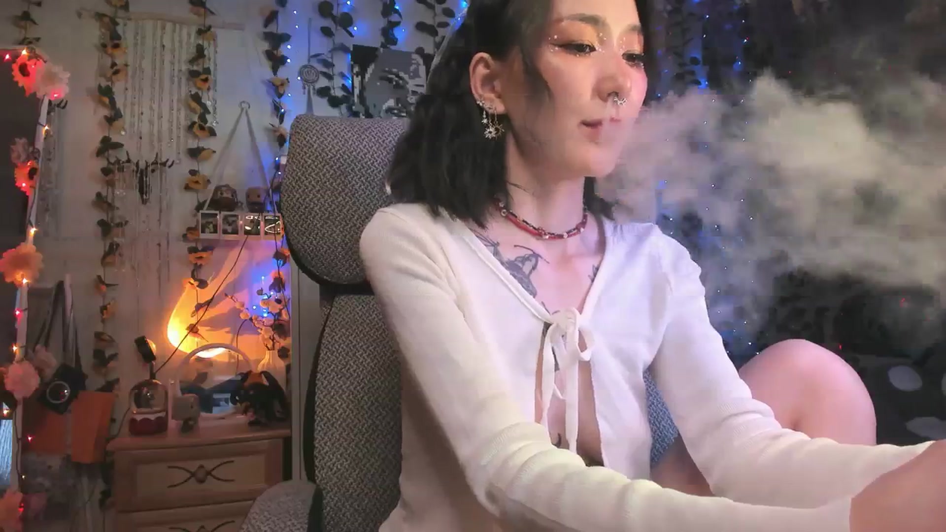 Gallery image thumbnail from KellyAsian's myfreecams stream on, 02/12/2024, 09:10 image 11 of 20