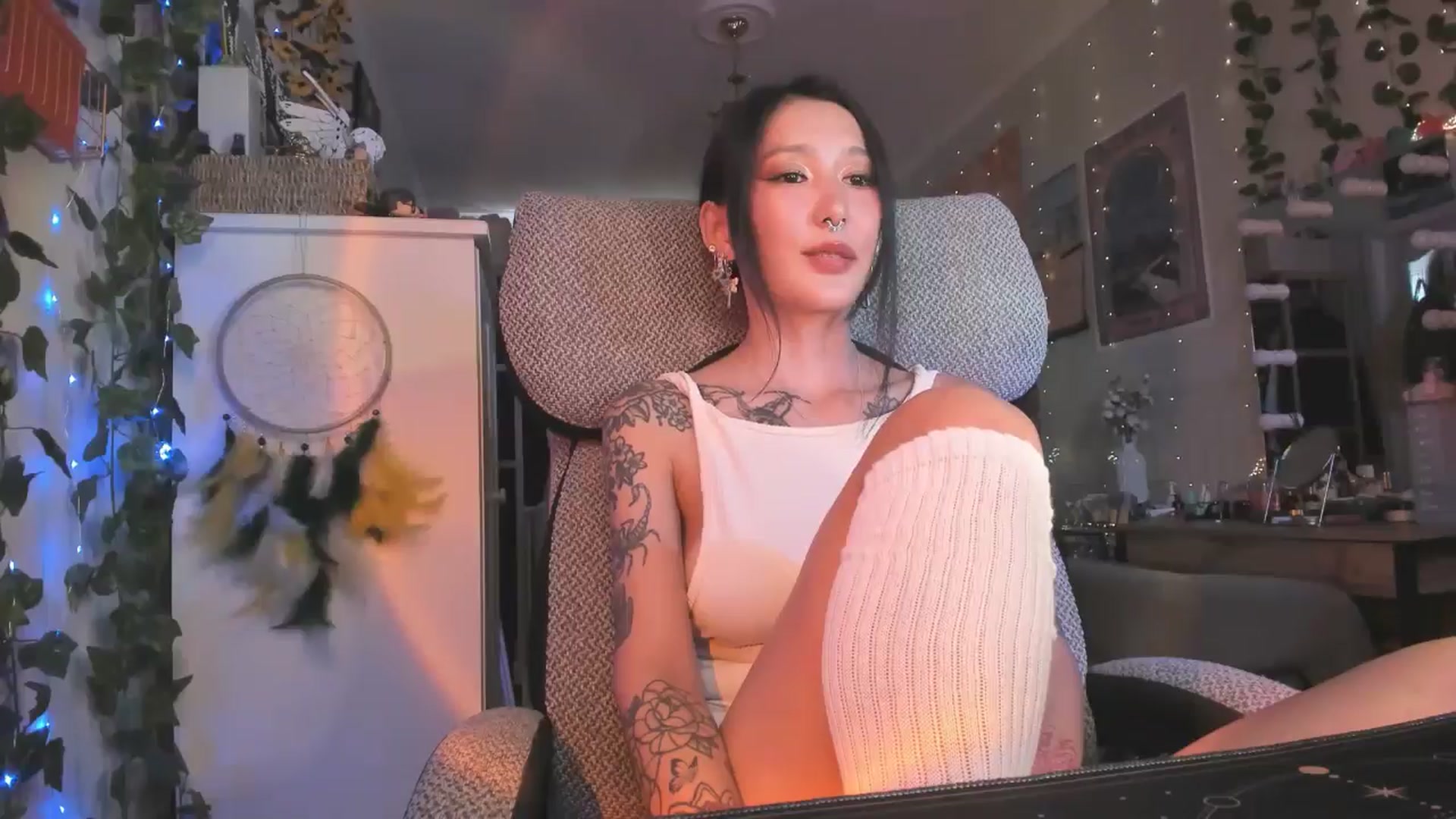 Gallery image thumbnail from KellyAsian's myfreecams stream on, 07/18/2024, 09:01 image 8 of 20