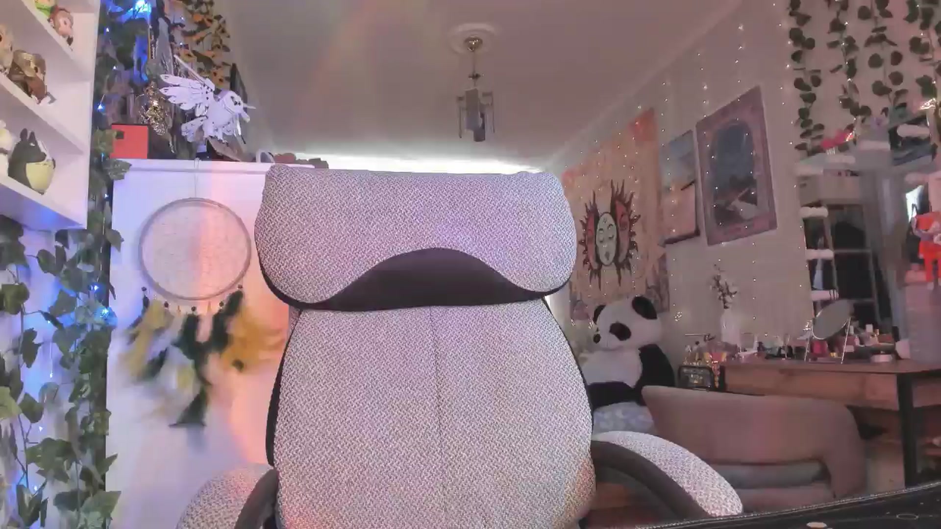 Gallery image thumbnail from KellyAsian's myfreecams stream on, 07/23/2024, 08:46 image 18 of 20