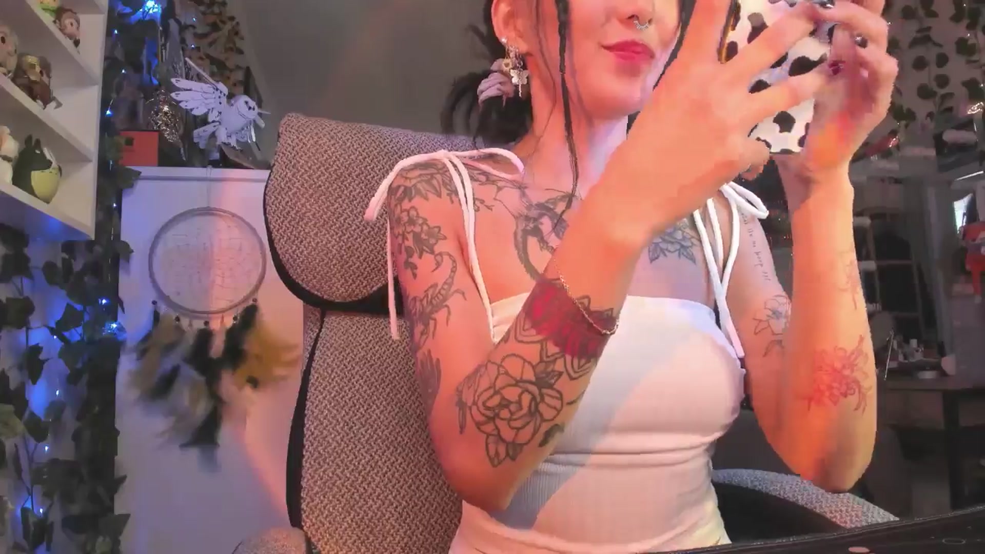 Gallery image thumbnail from KellyAsian's myfreecams stream on, 07/23/2024, 08:46 image 5 of 20