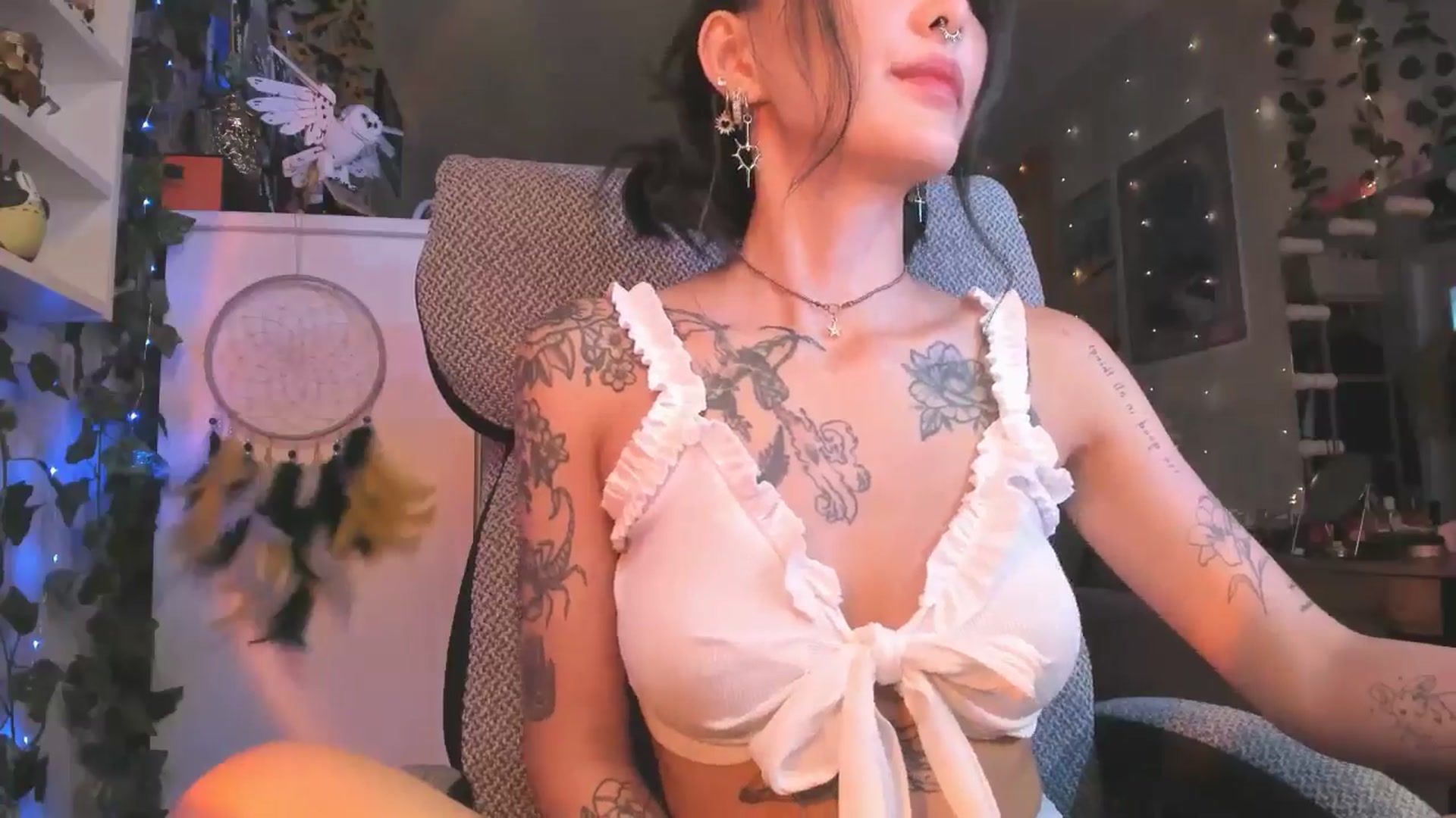 Gallery image thumbnail from KellyAsian's myfreecams stream on, 07/24/2024, 15:45 image 5 of 20